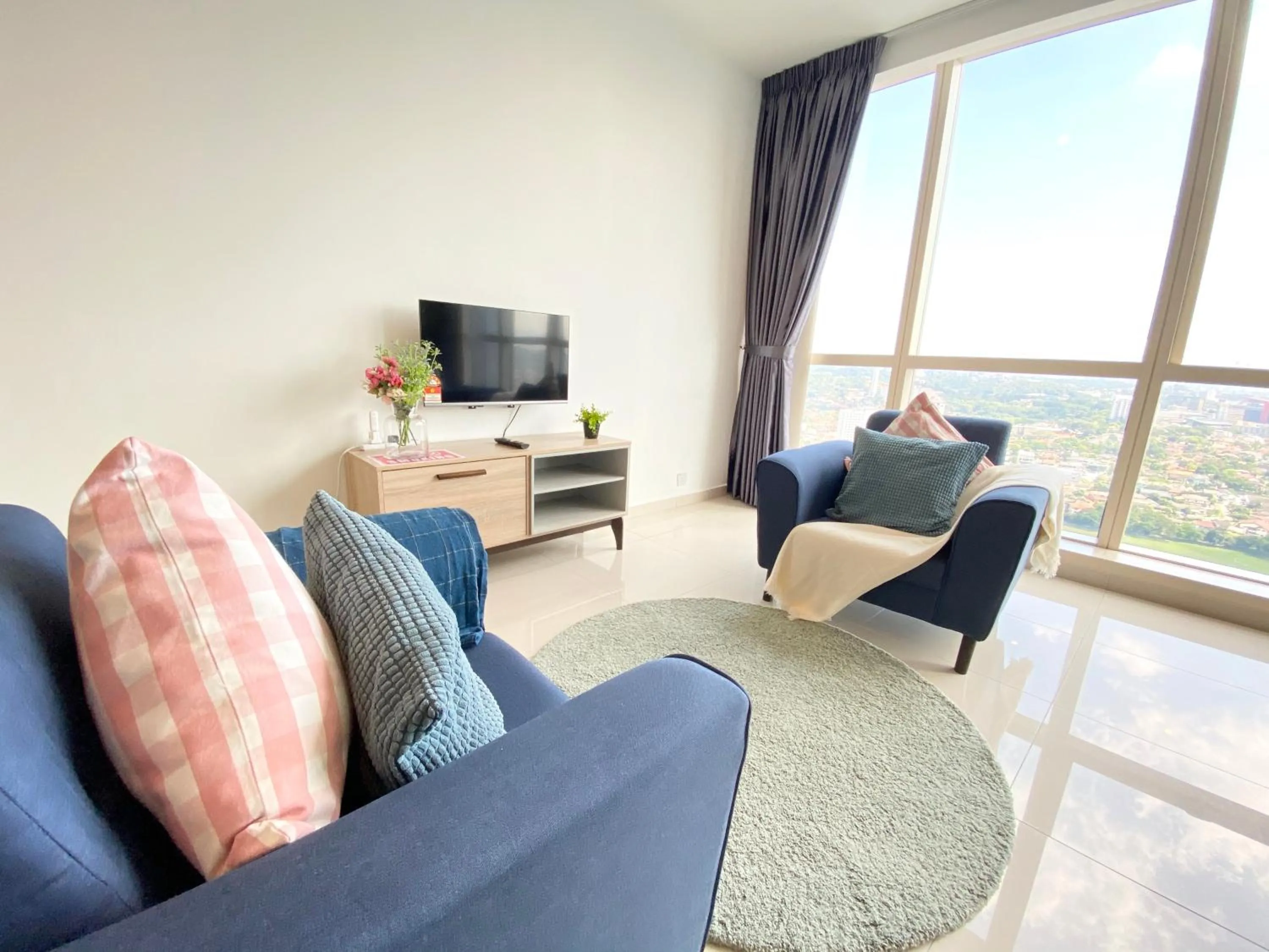 Chrisenbel Suites - Pinnacle PJ