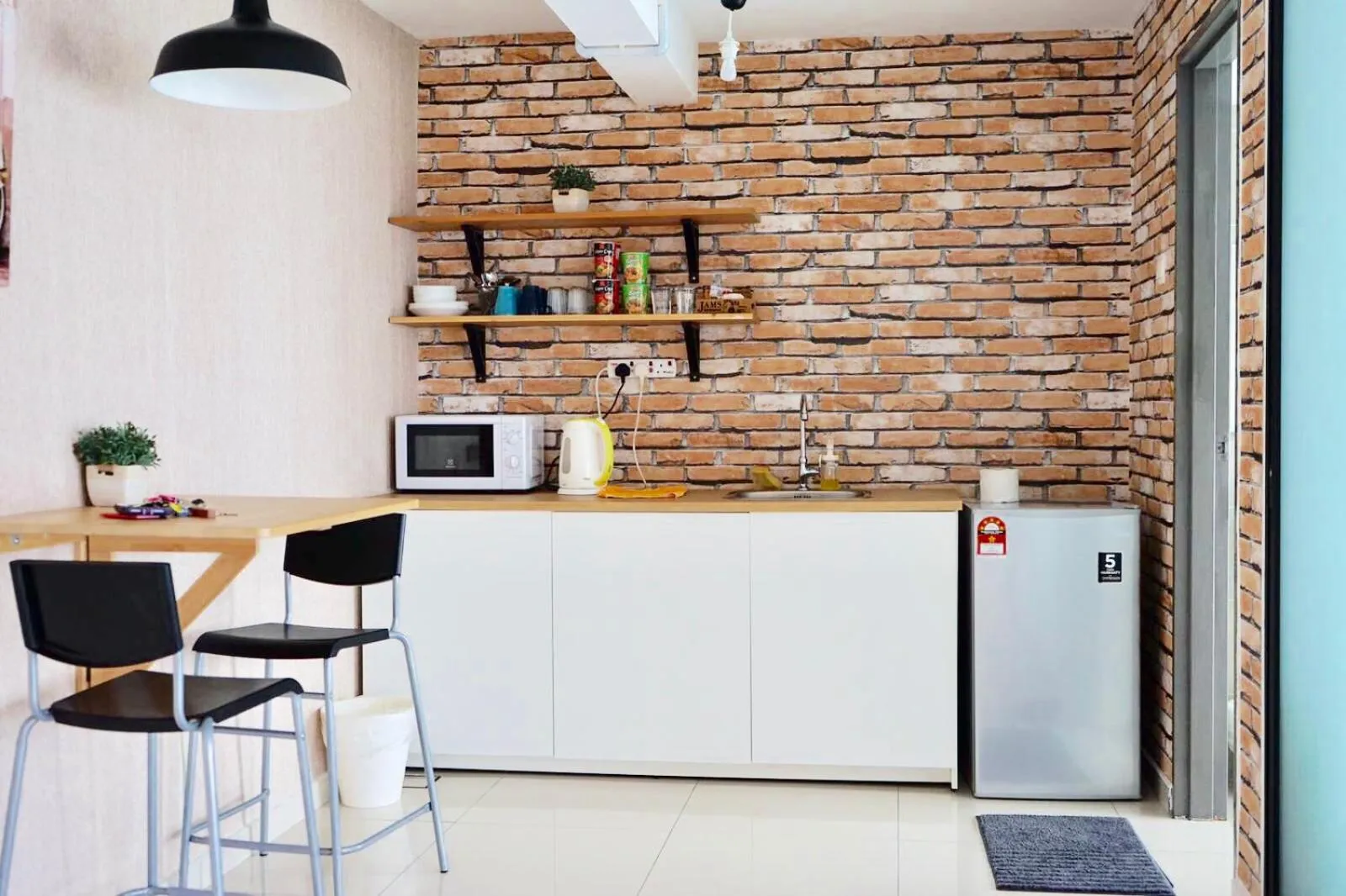 Chrisenbel Suites - Pinnacle PJ