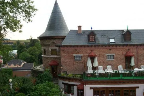 Facade/entrance in Chateau La Tour Du Roy