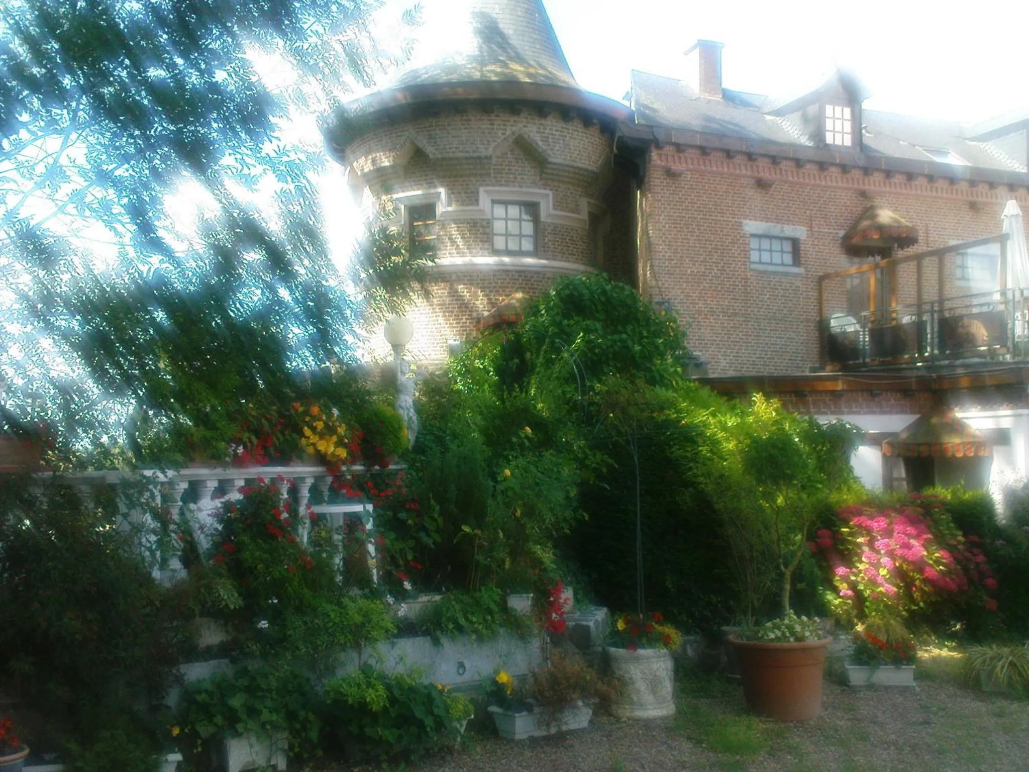 Facade/entrance in Chateau La Tour Du Roy