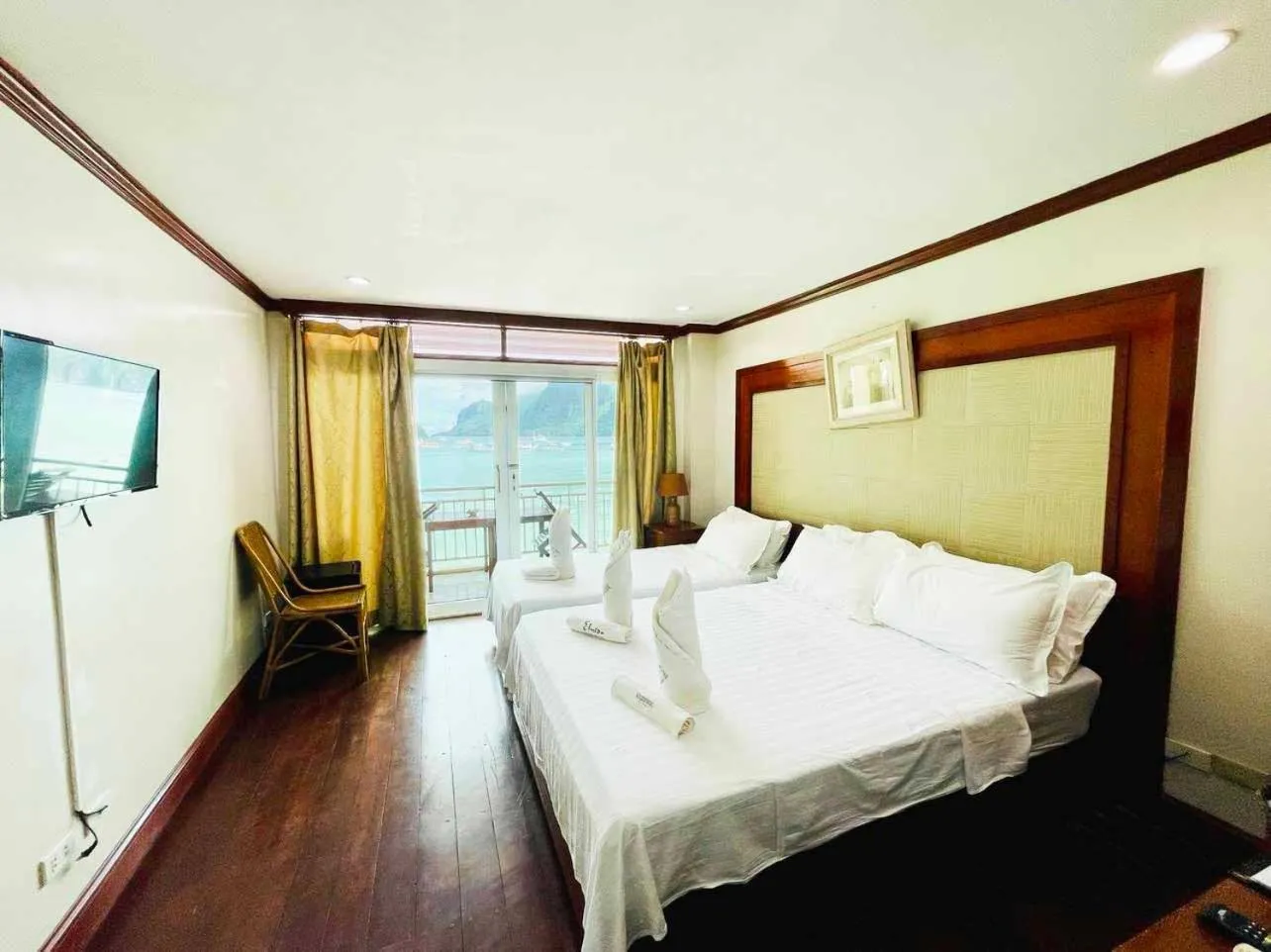 Family, Bed in El Nido Beach Hotel