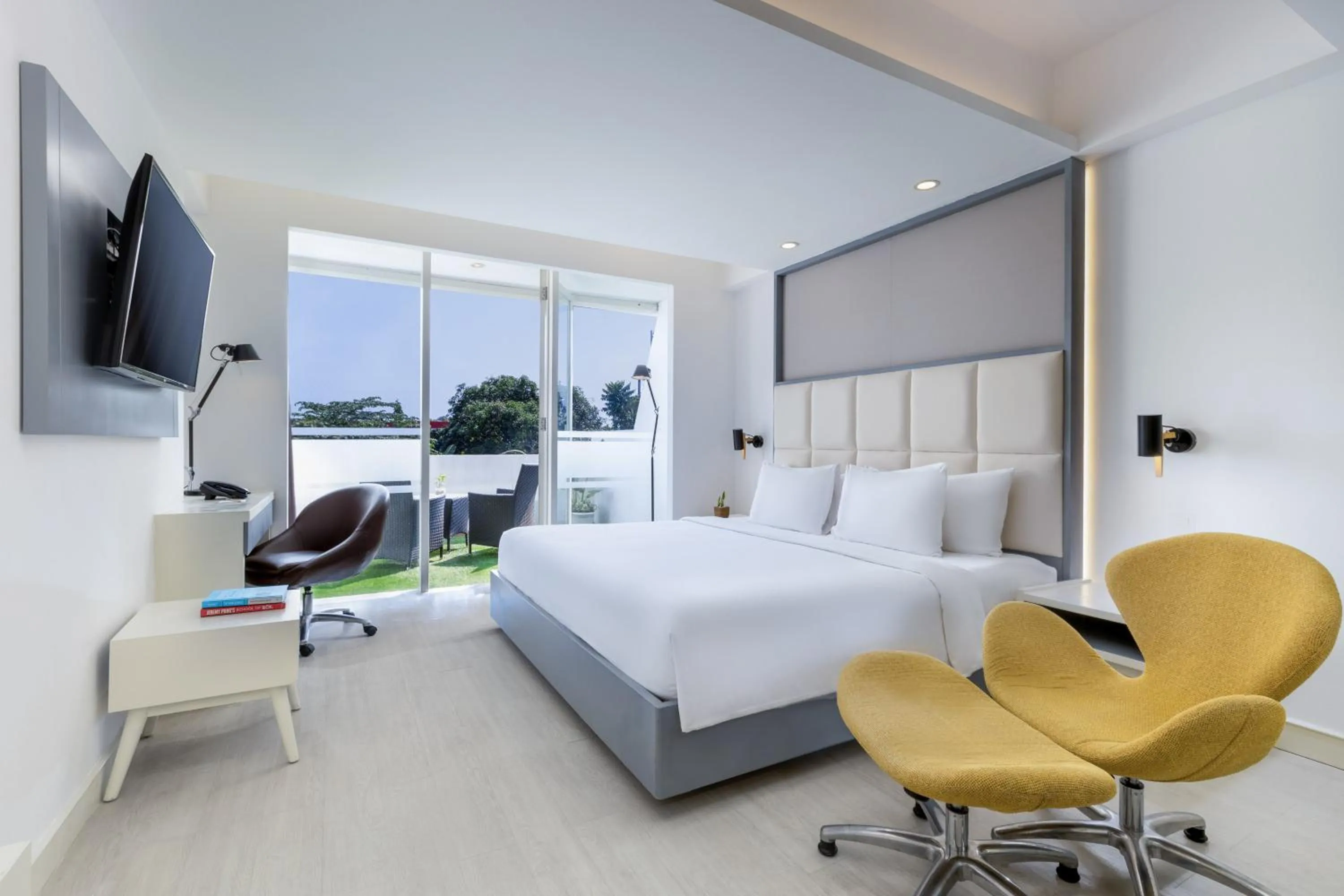 Bed in INNSiDE by Meliá Yogyakarta