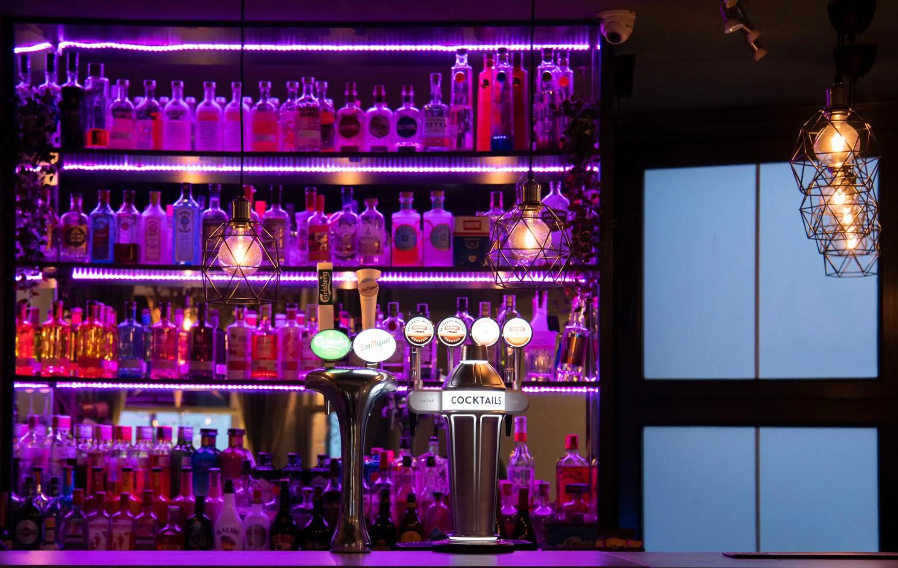 Lounge or bar in East Beach Hotel