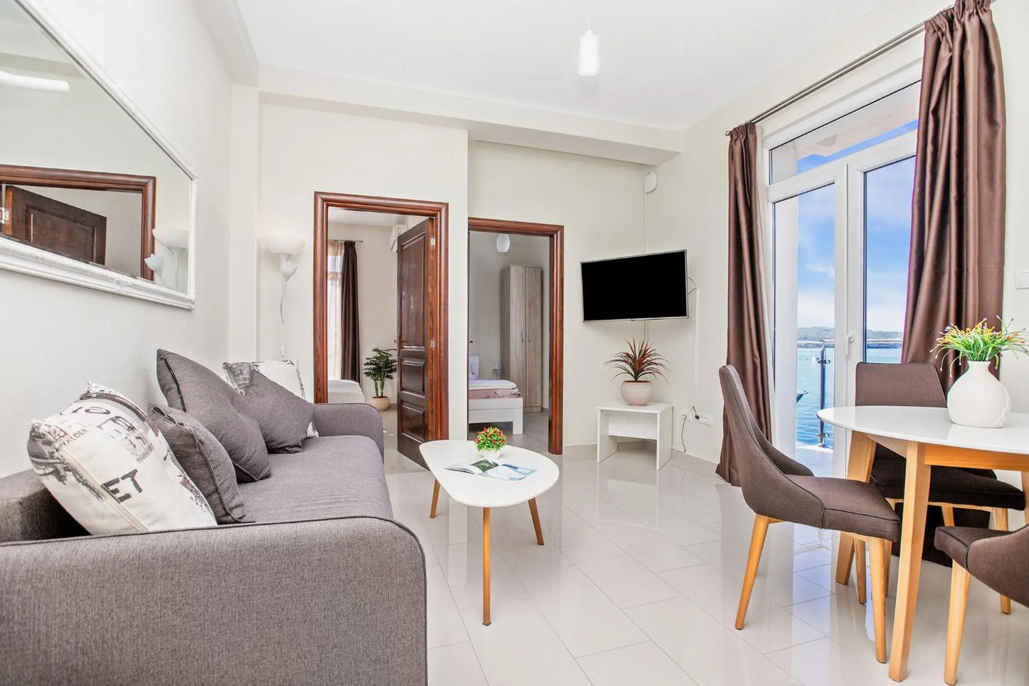 Apartments Isja
