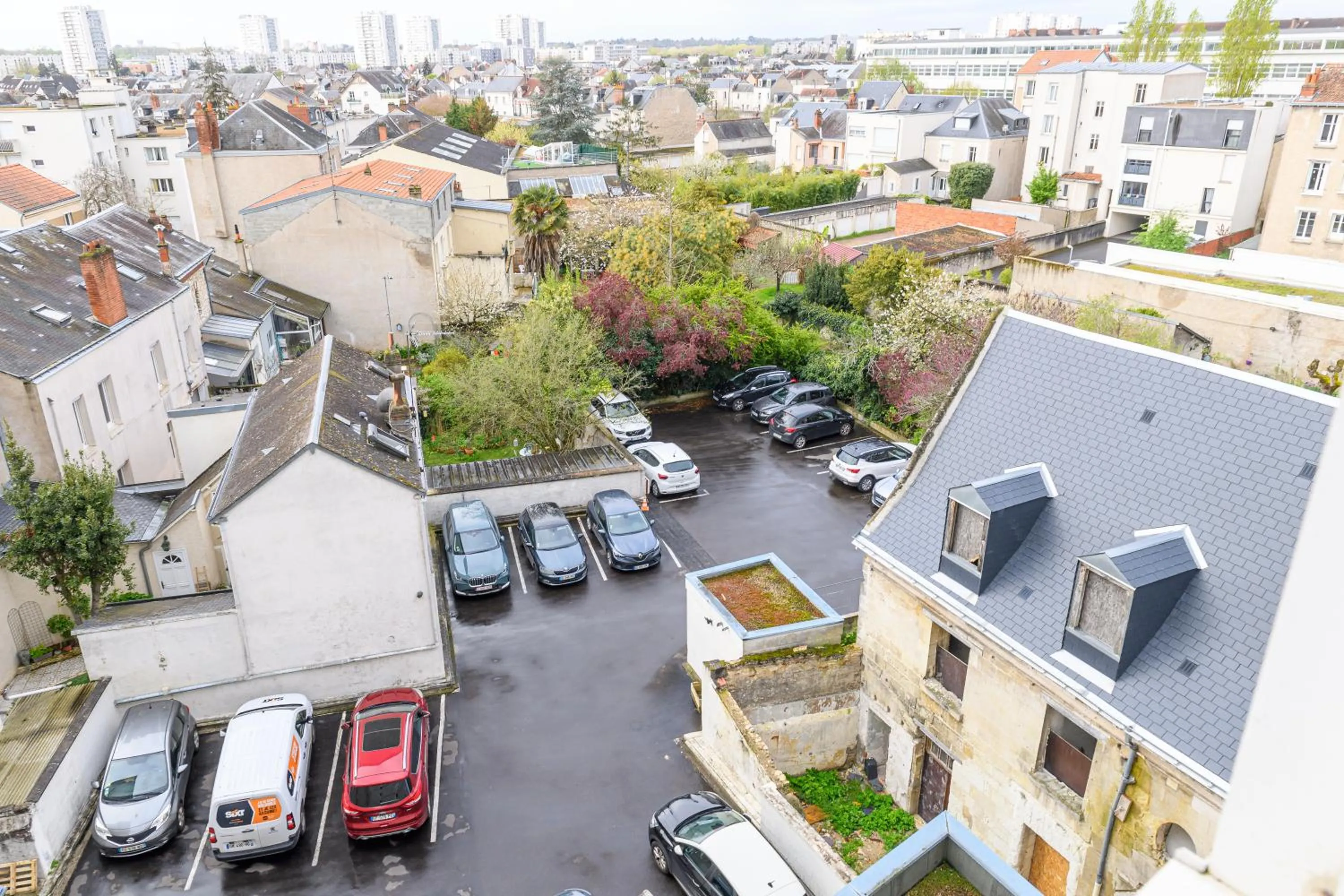 Parking in ibis Styles Tours Centre