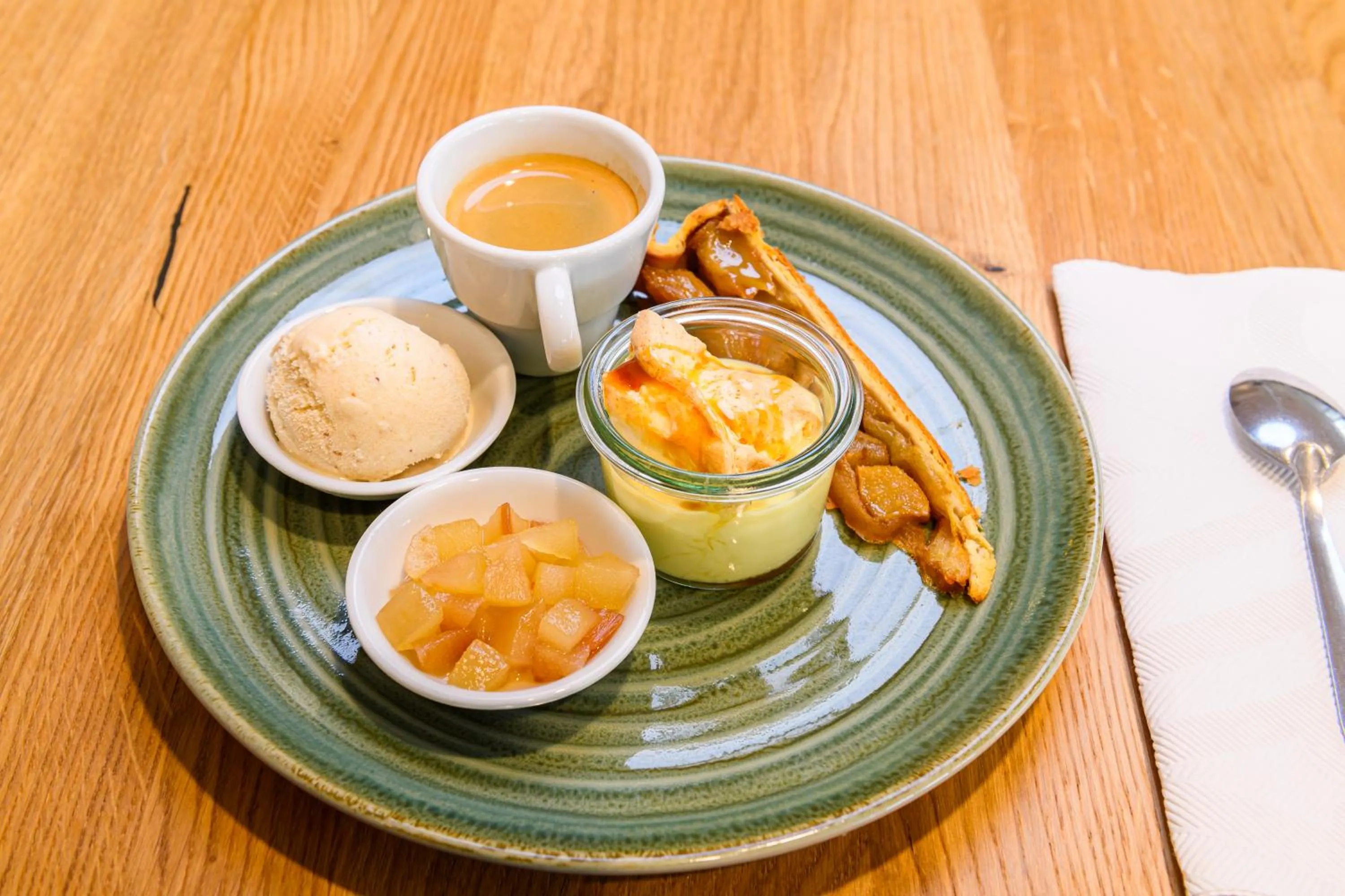 Restaurant/places to eat in ibis Styles Tours Centre