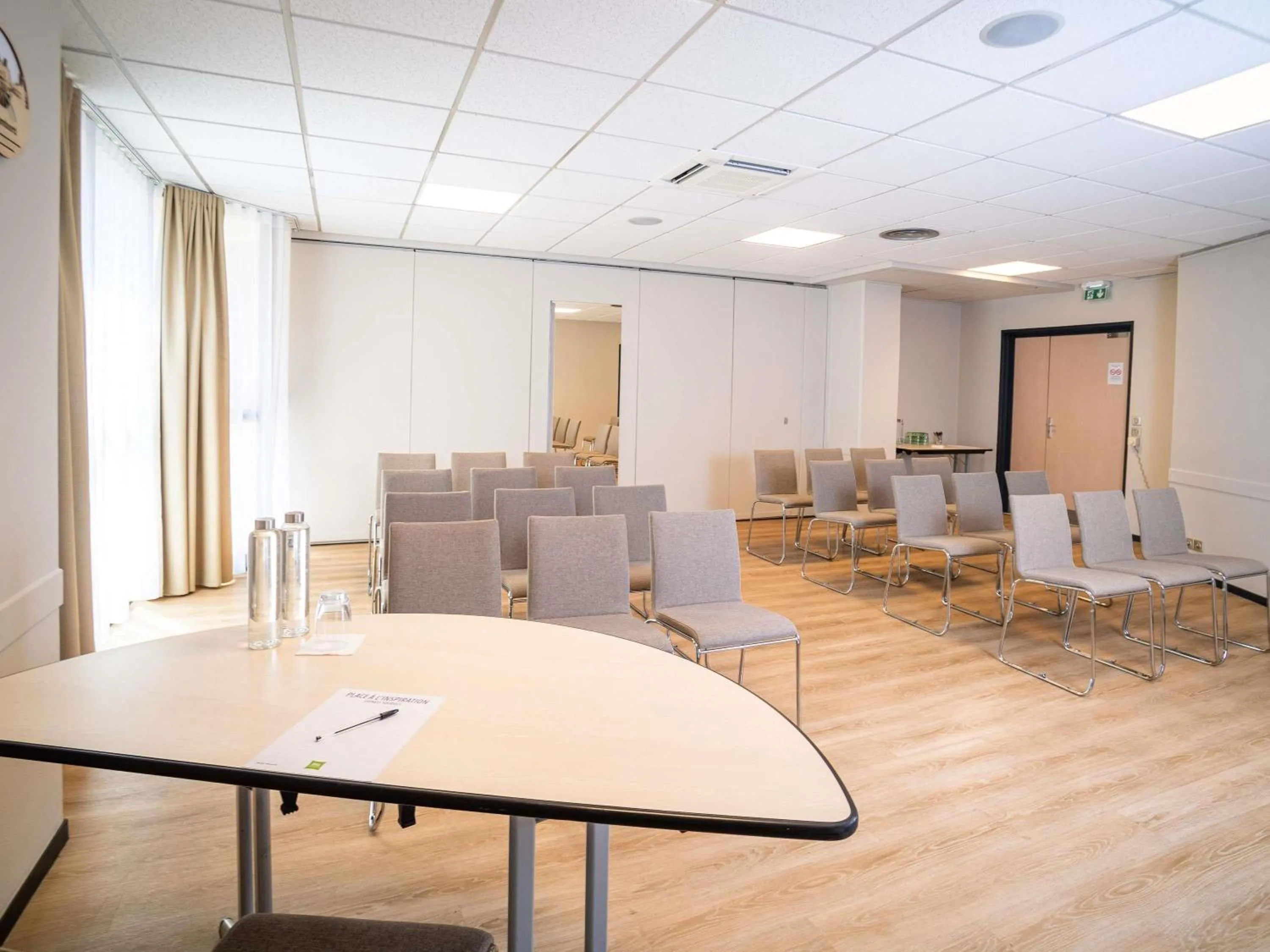 Meeting/conference room in ibis Styles Tours Centre