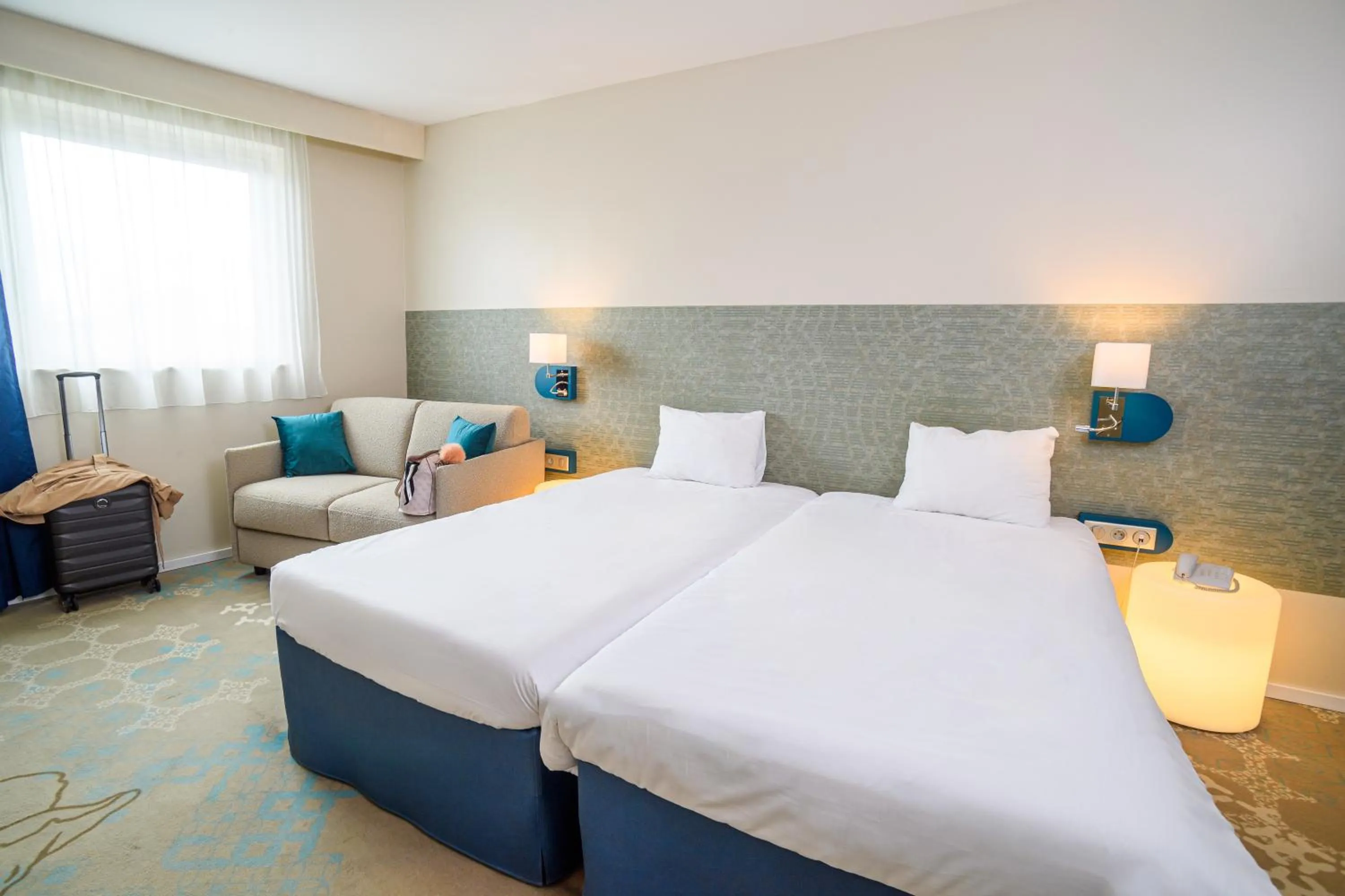 Photo of the whole room, Bed in ibis Styles Tours Centre