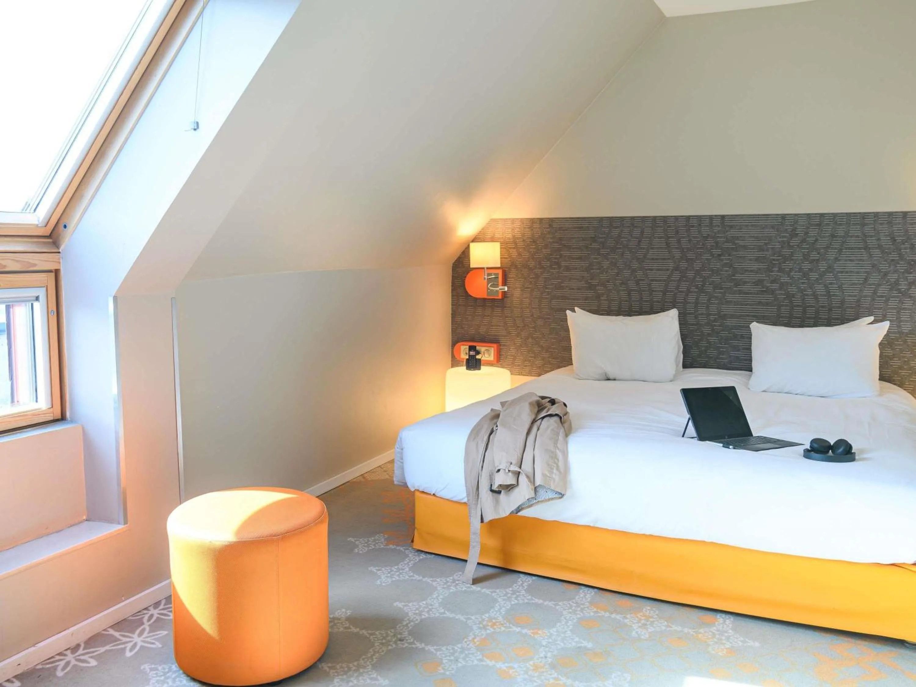 Bedroom, Bed in ibis Styles Tours Centre