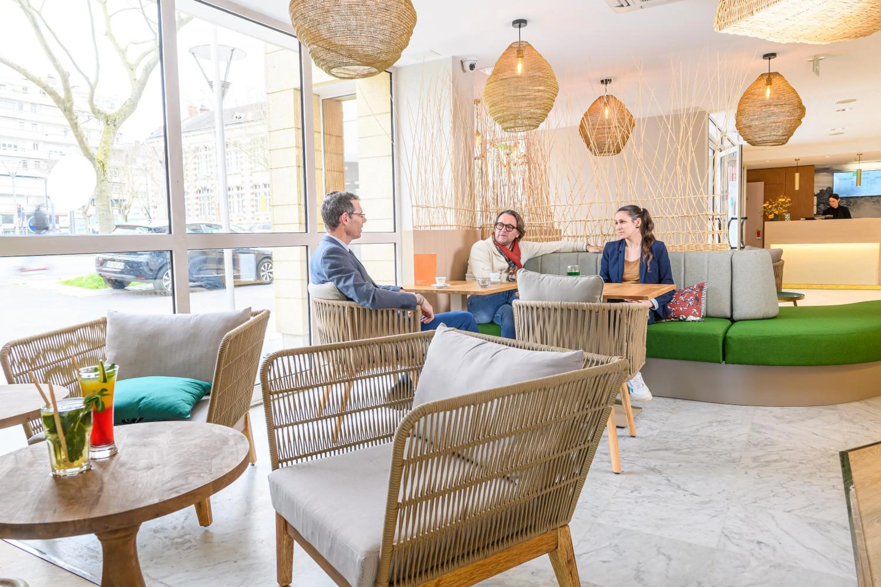 Lounge or bar in ibis Styles Tours Centre