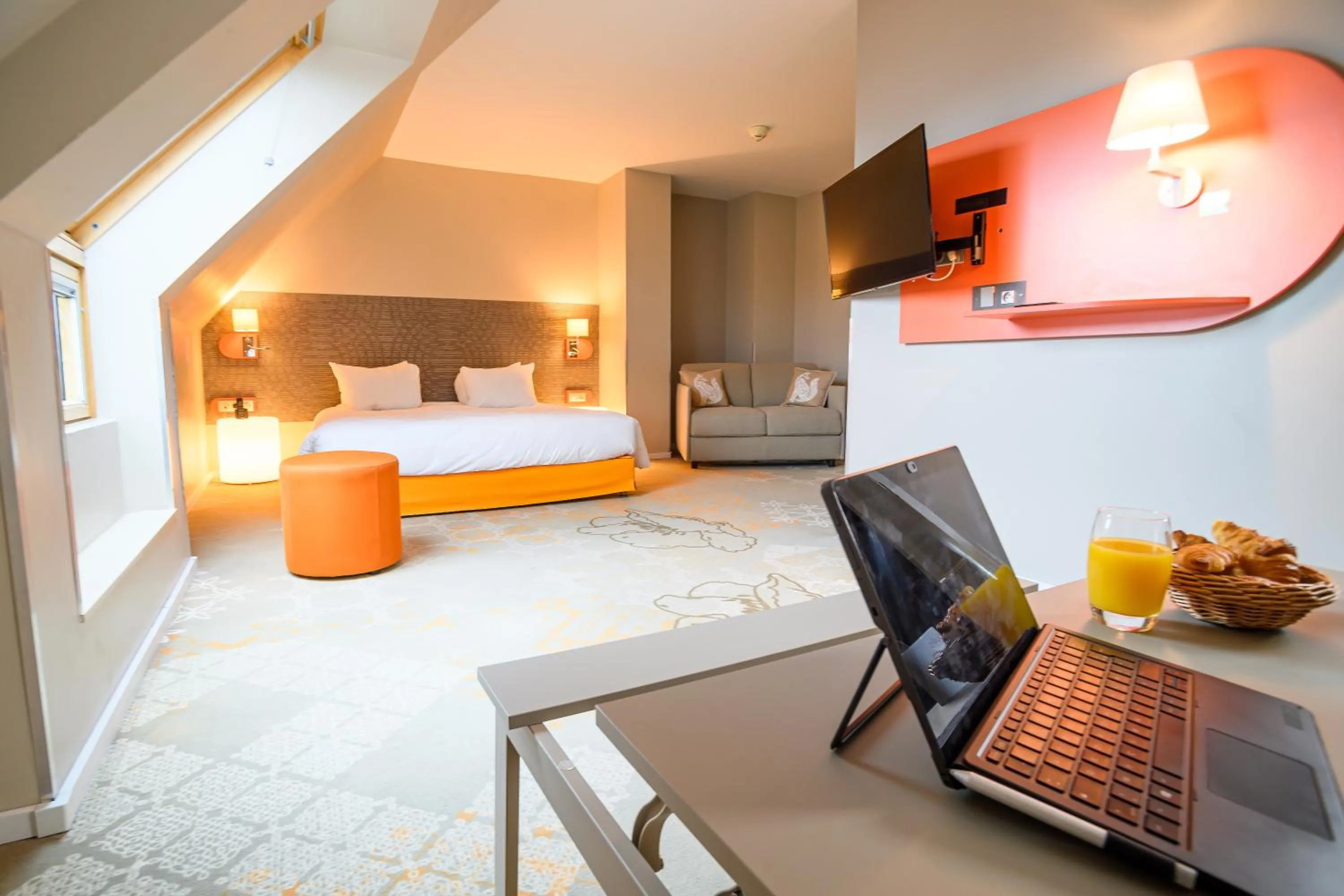Bedroom, Bed in ibis Styles Tours Centre