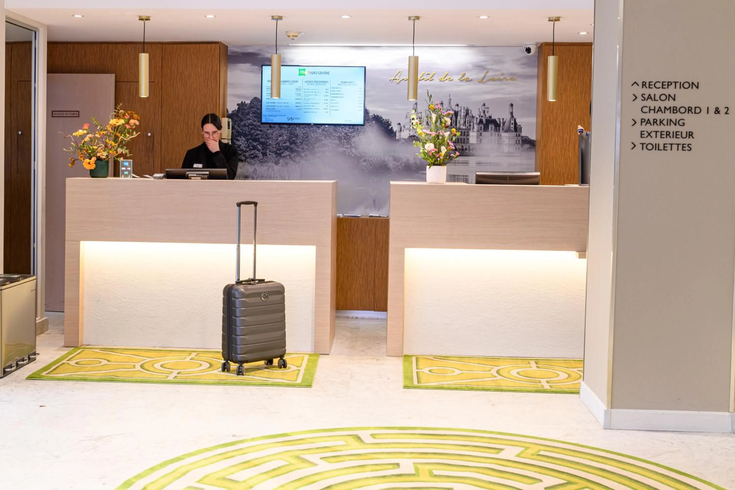 Lobby or reception in ibis Styles Tours Centre