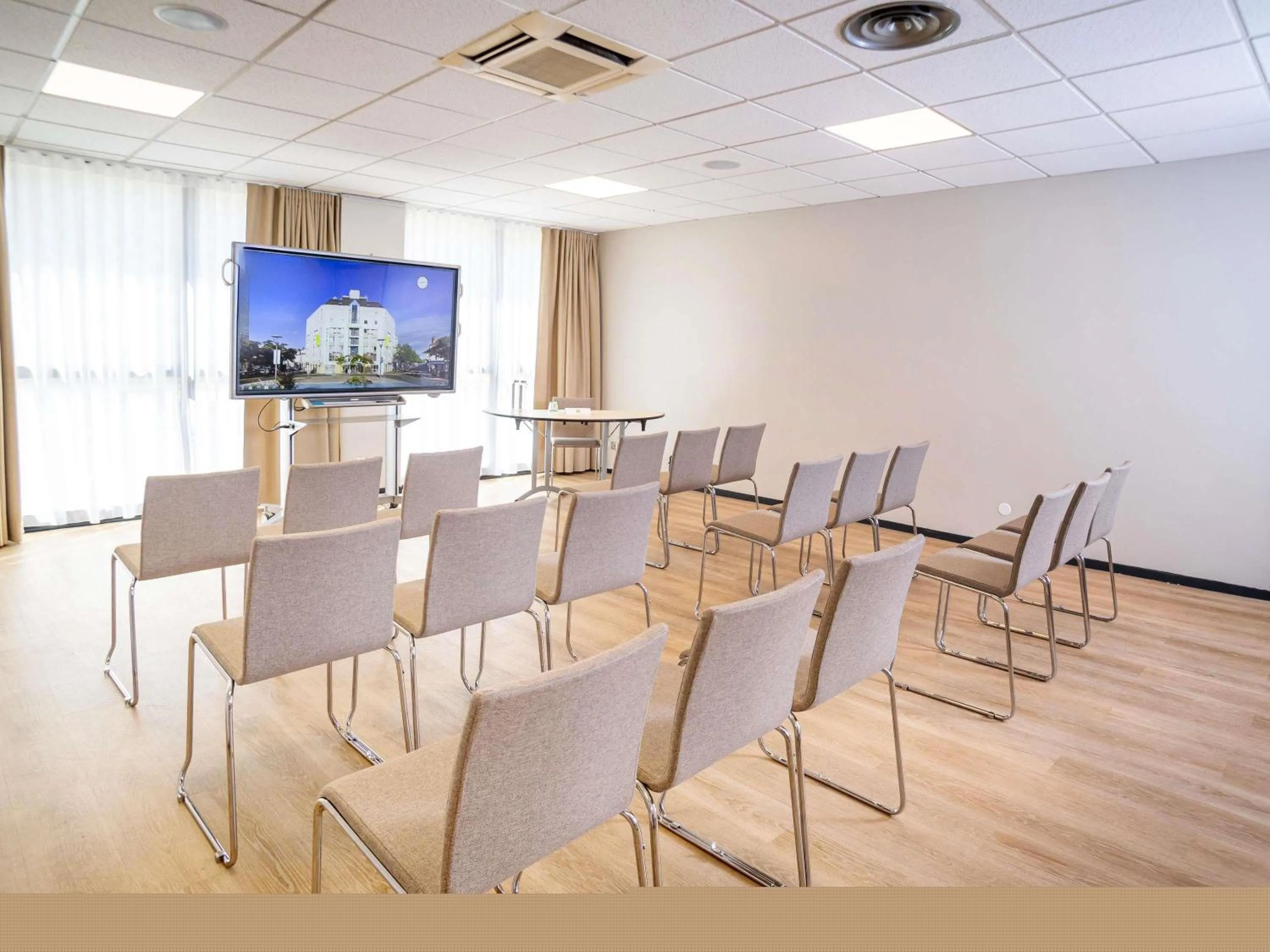 Meeting/conference room in ibis Styles Tours Centre