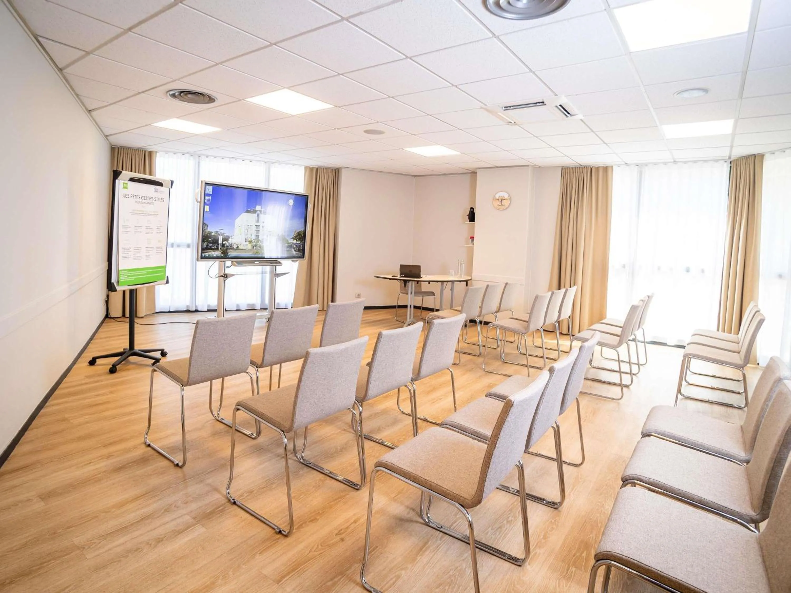 Meeting/conference room in ibis Styles Tours Centre