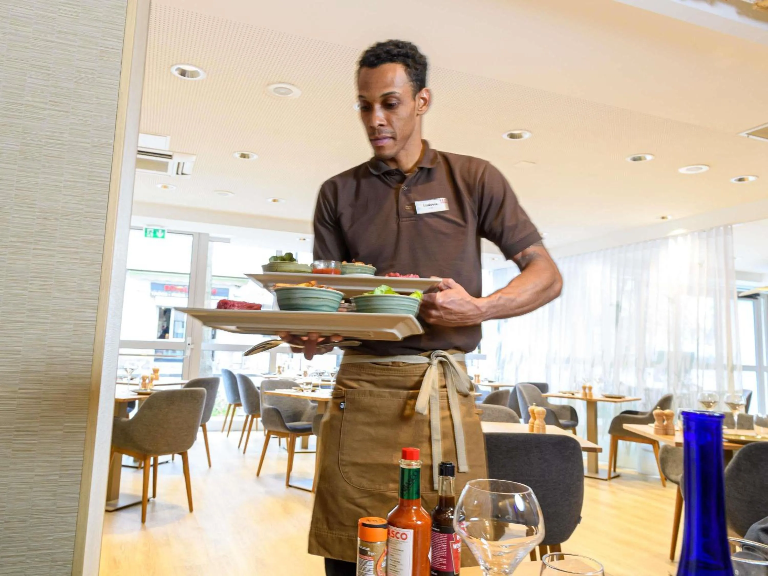 Restaurant/places to eat in ibis Styles Tours Centre