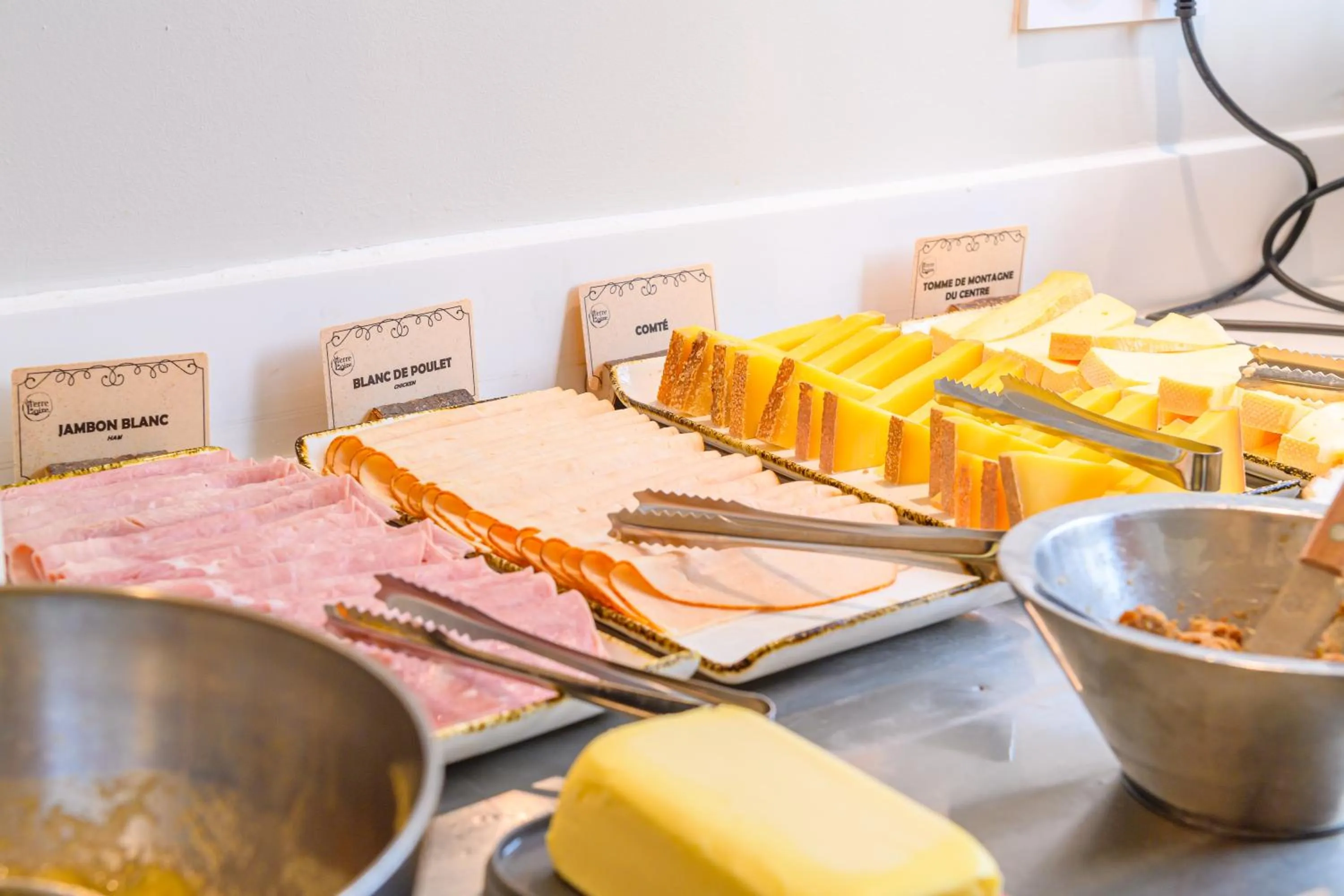 Breakfast in ibis Styles Tours Centre