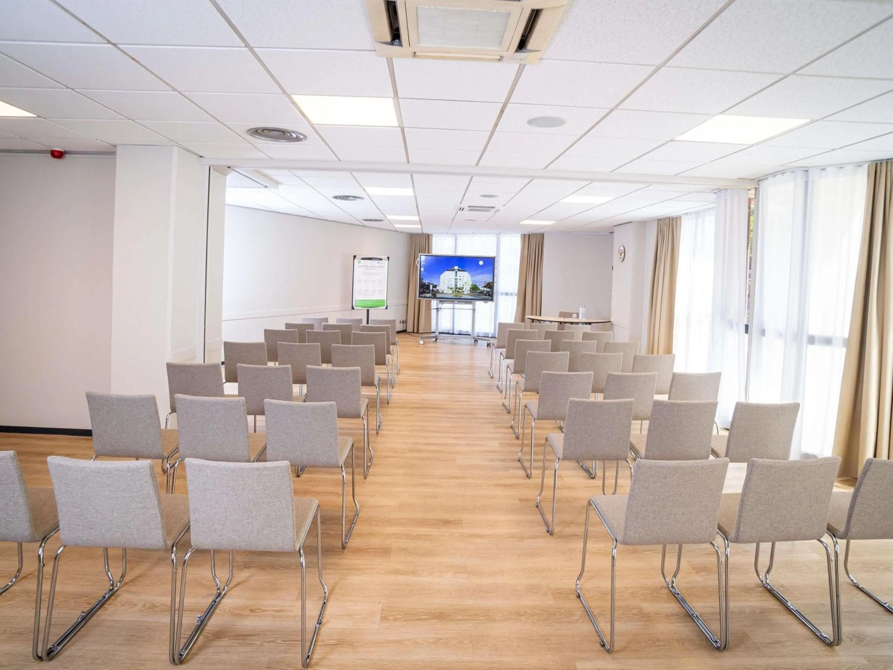 Meeting/conference room in ibis Styles Tours Centre