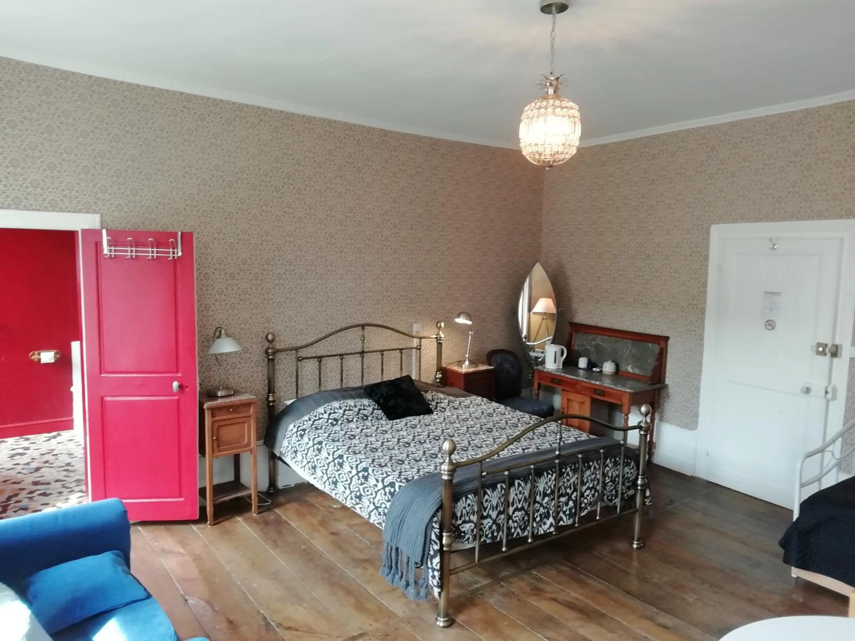 Bedroom, Bed in 3 Place des Arbres, Chambres D'Hôtes, Felletin