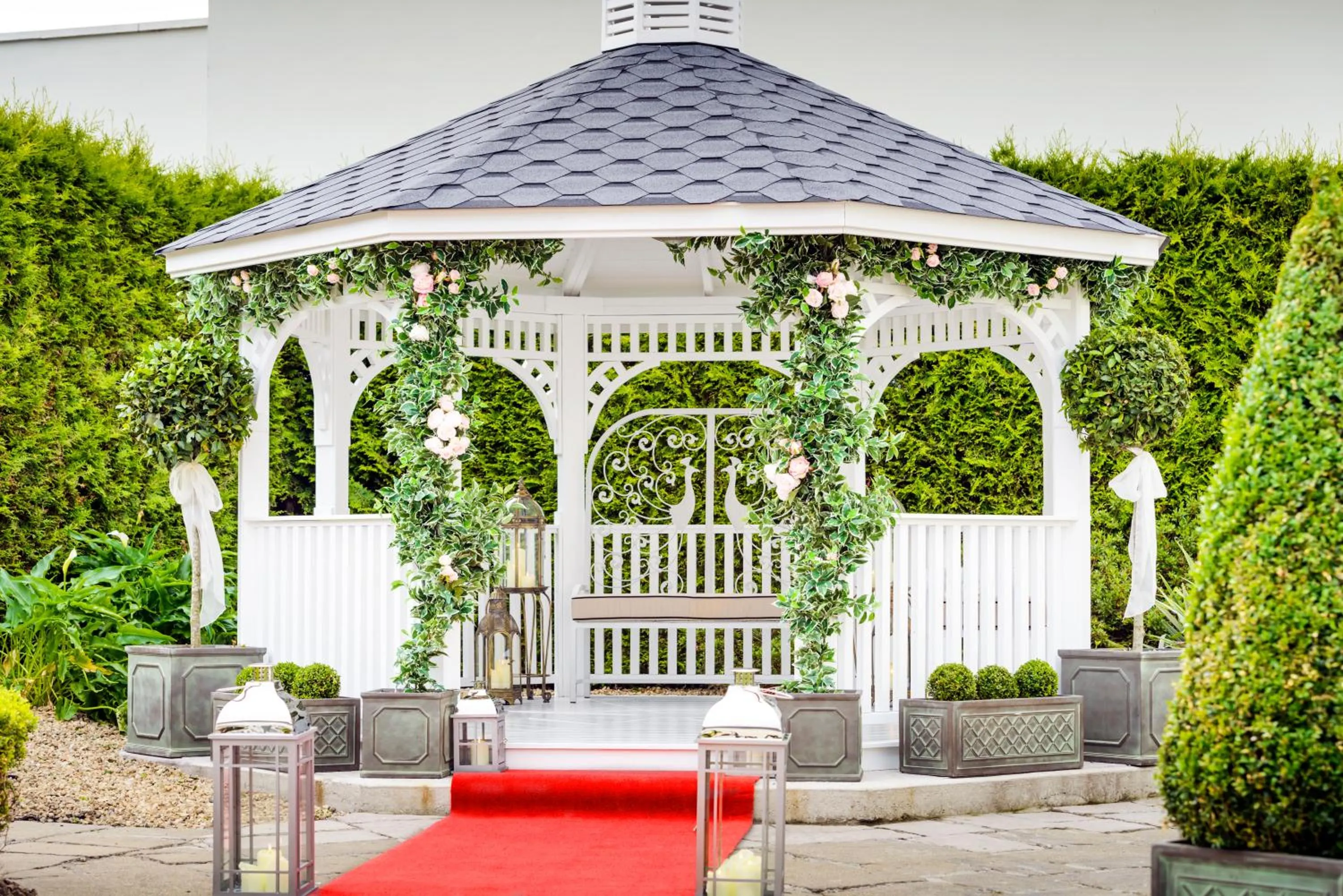 Garden in Killarney Oaks Hotel