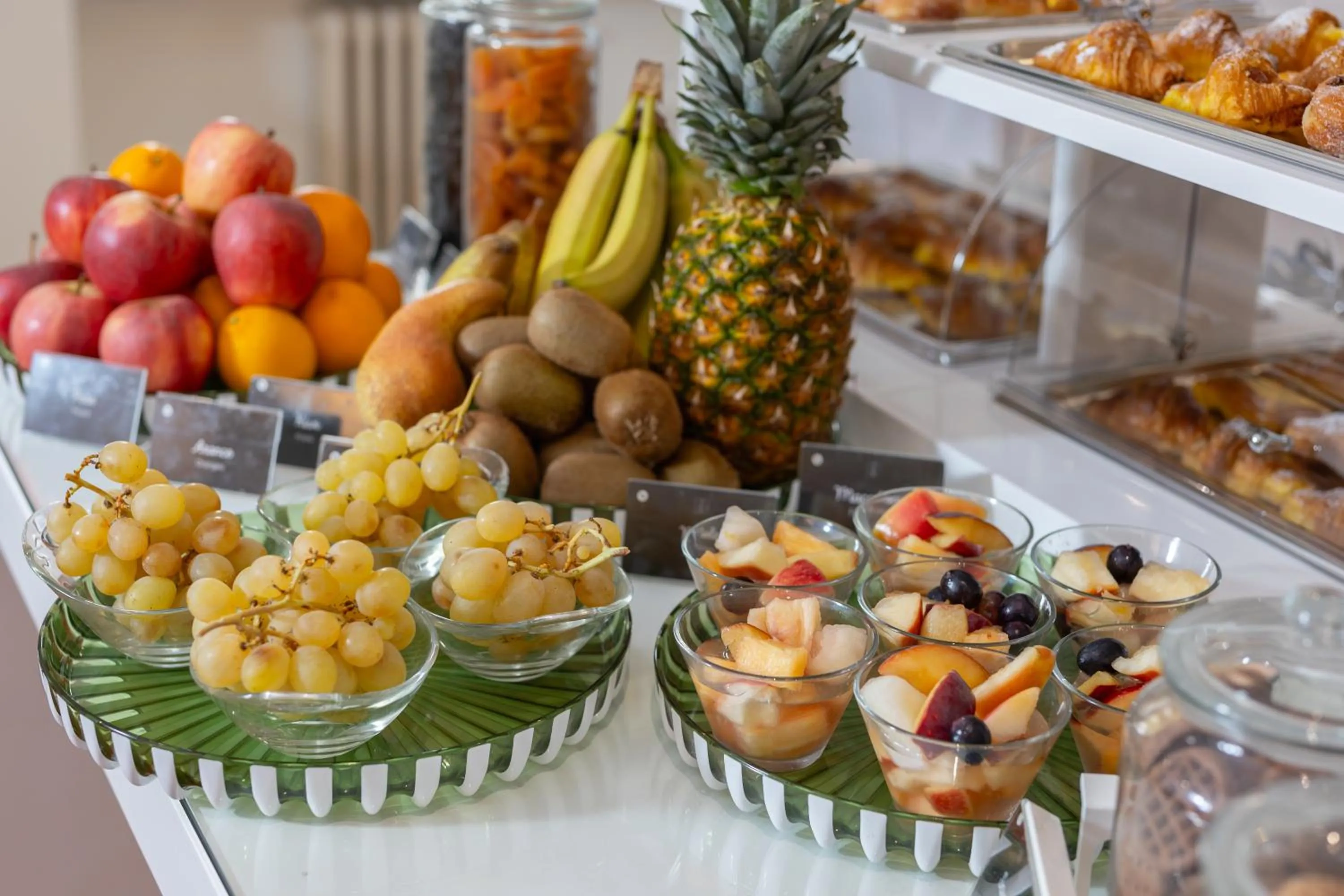 Food in Phi Hotel Garden Area Roma Eur