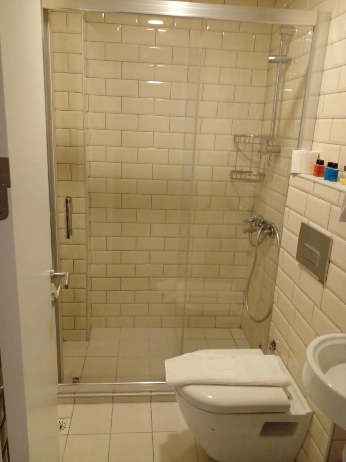 Bathroom in Kaftan Hotel