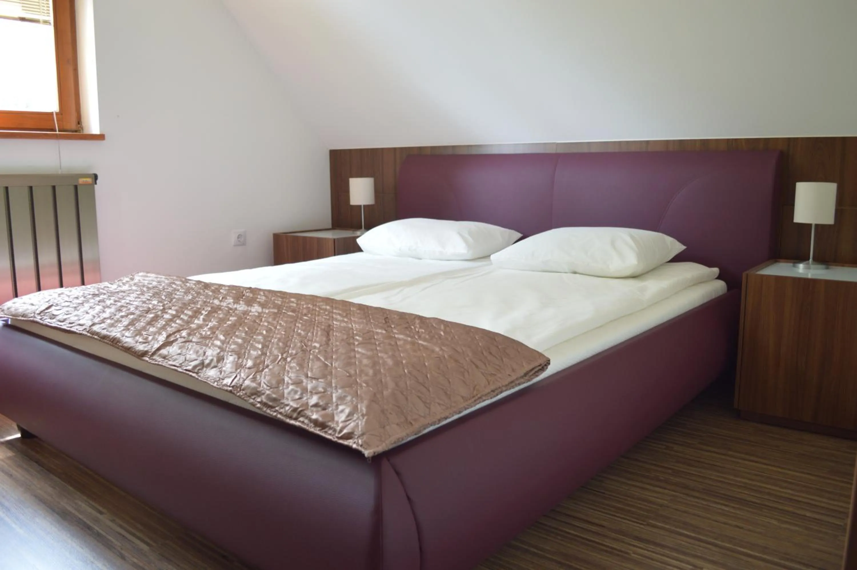 Bedroom, Bed in Villa - ZMRD