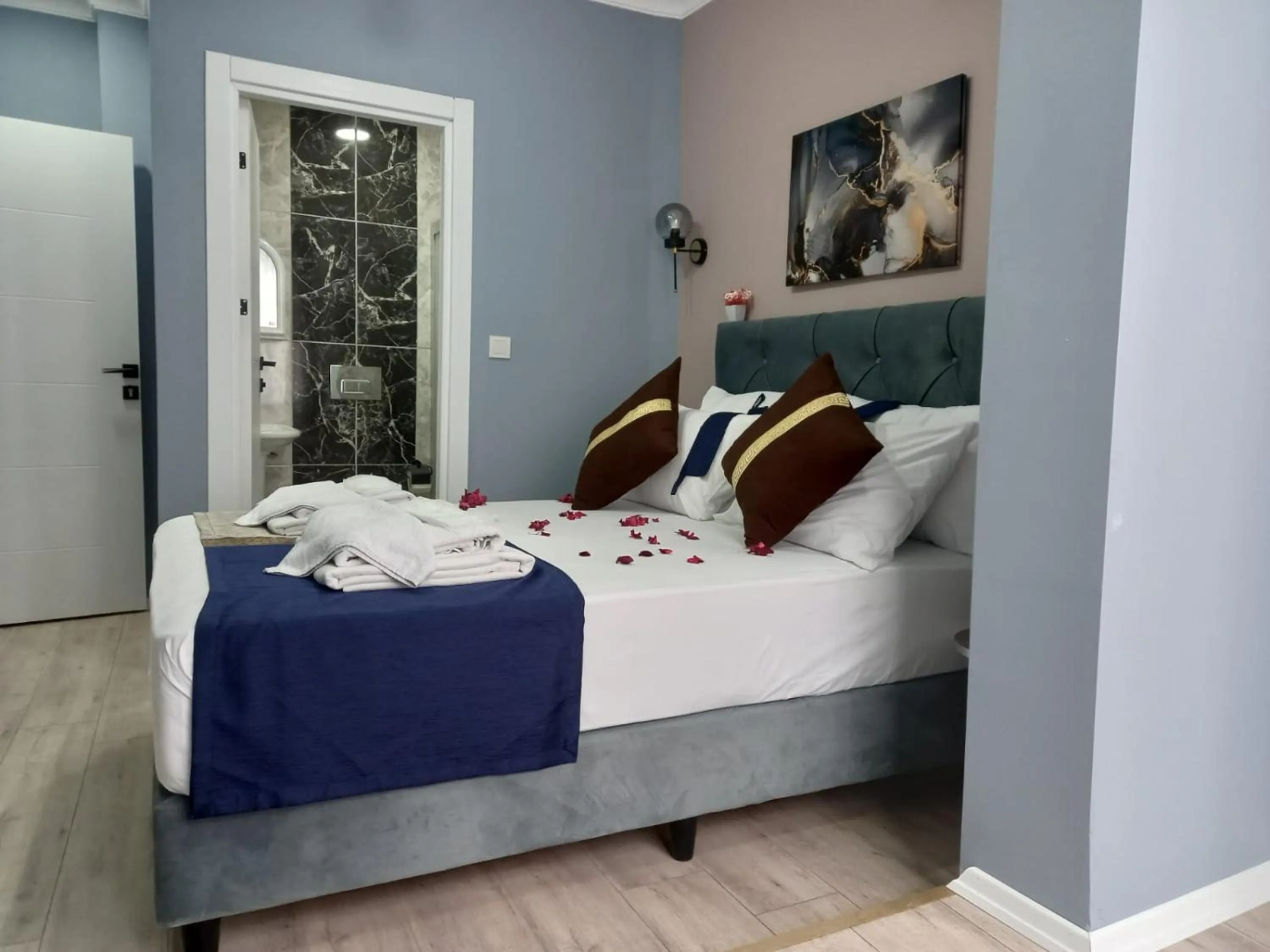 Bed in Emirhan Inn Hotel, Sultanahmet