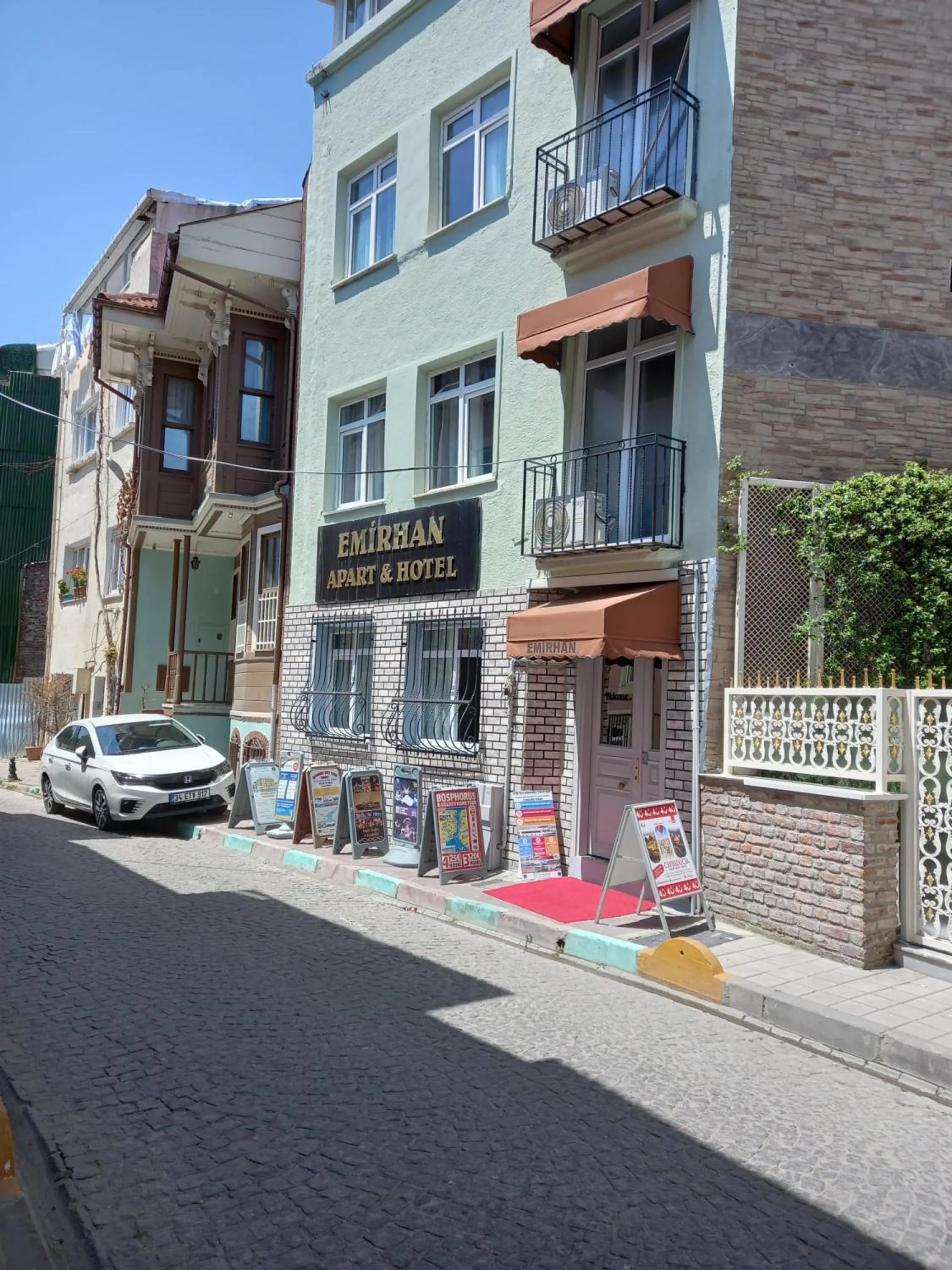 Street view in Emirhan Inn Hotel, Sultanahmet