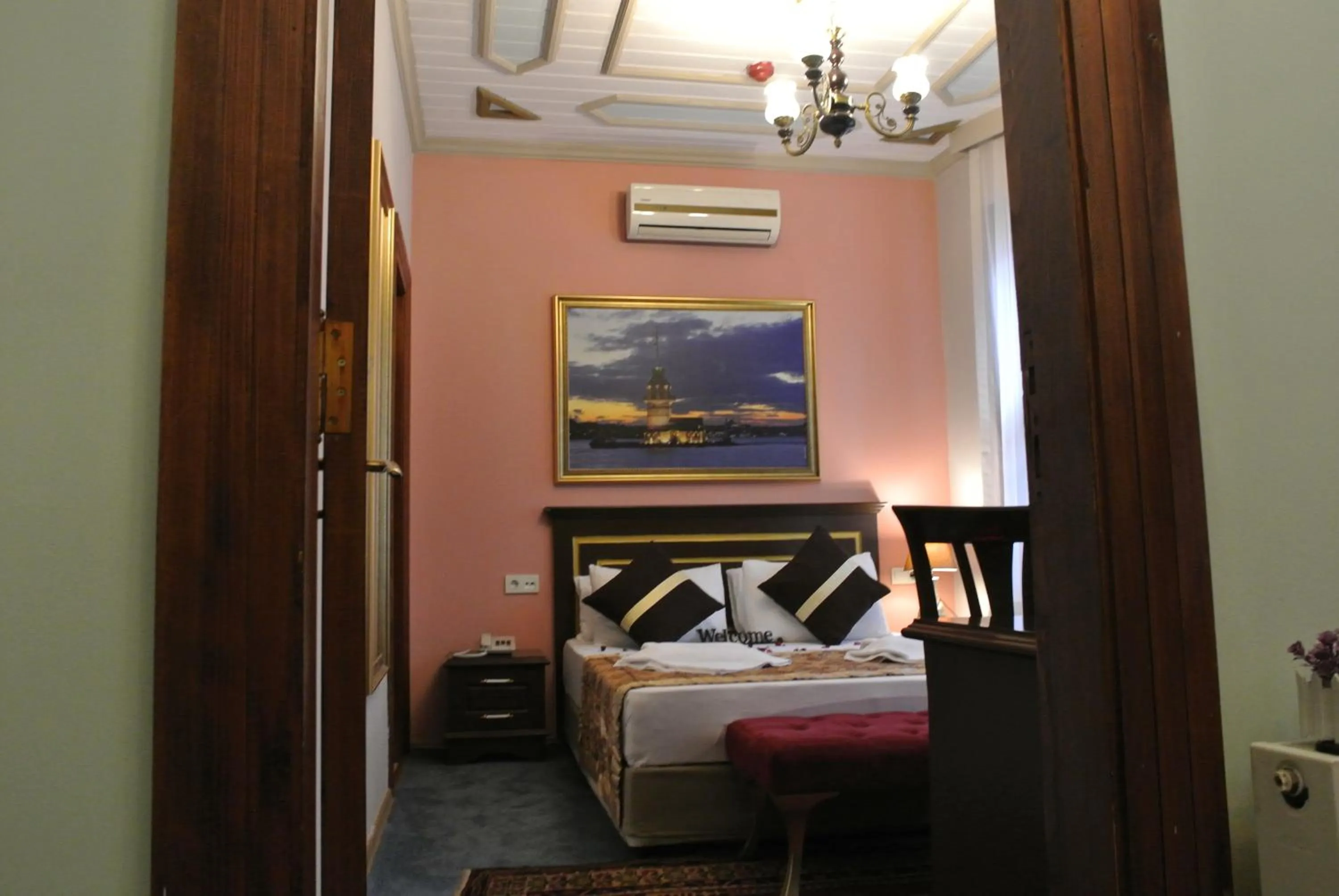 Bed in Emirhan Inn Hotel, Sultanahmet