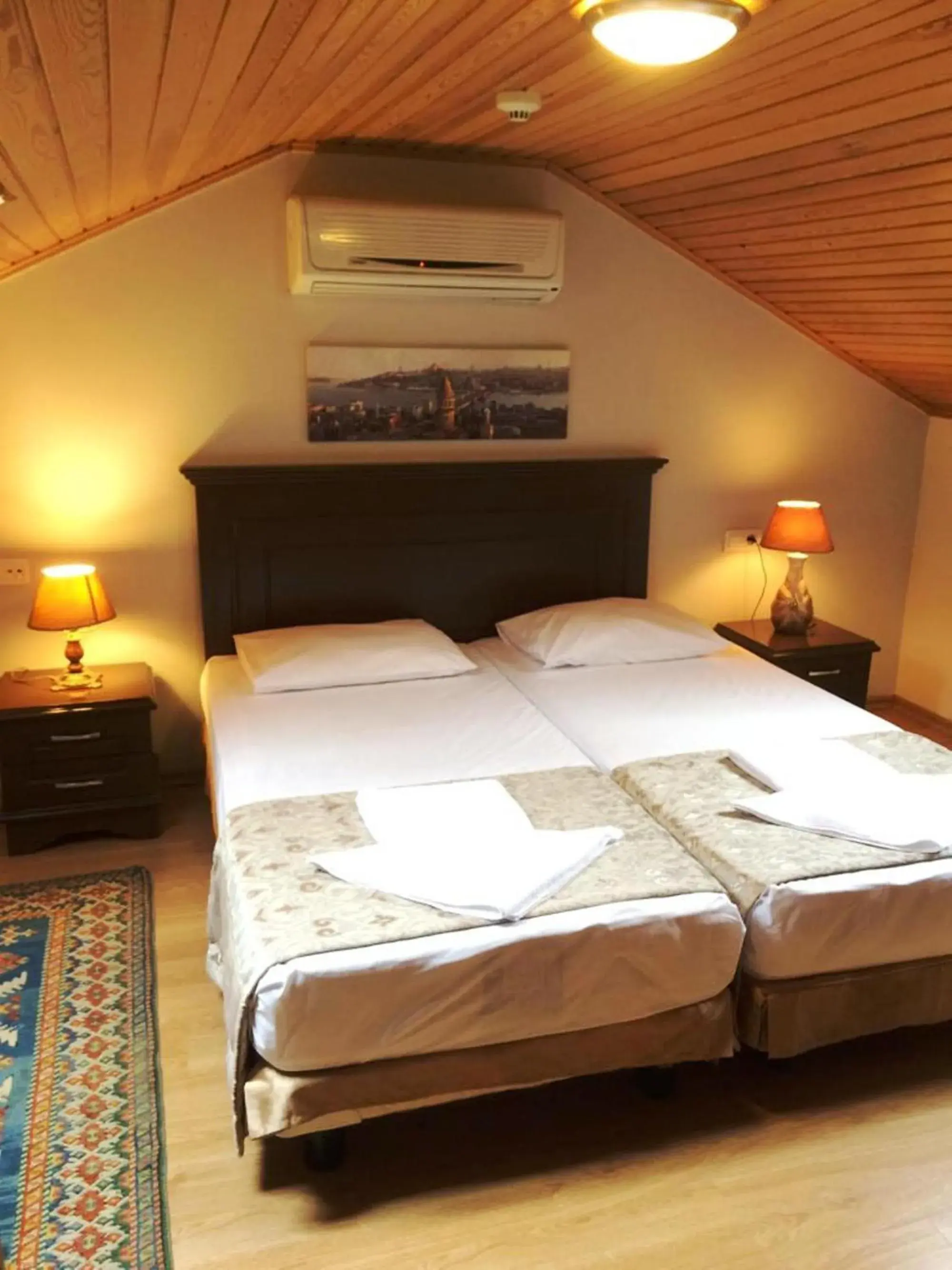 Budget Twin Room - single occupancy in Emirhan Inn Hotel, Sultanahmet Budget Twin Room - single occupancy in Emirhan Inn Hotel, Sultanahmet