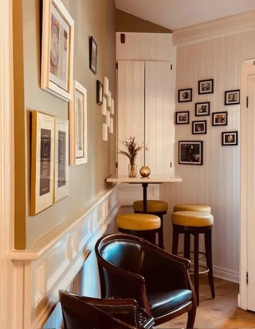 Restaurant/places to eat in The Lansdowne Kenmare