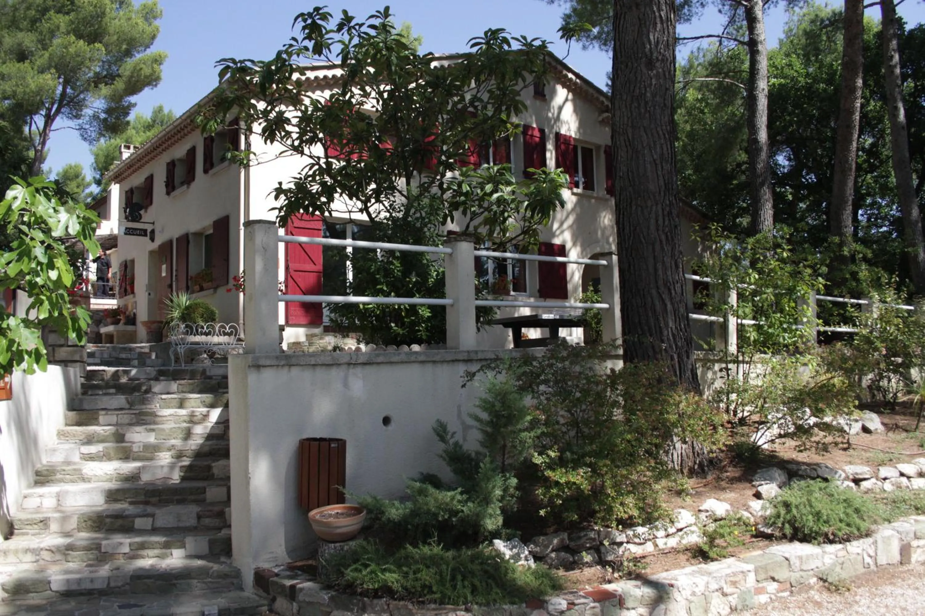 Garden in Hôtel Le Mas des Ecureuils
