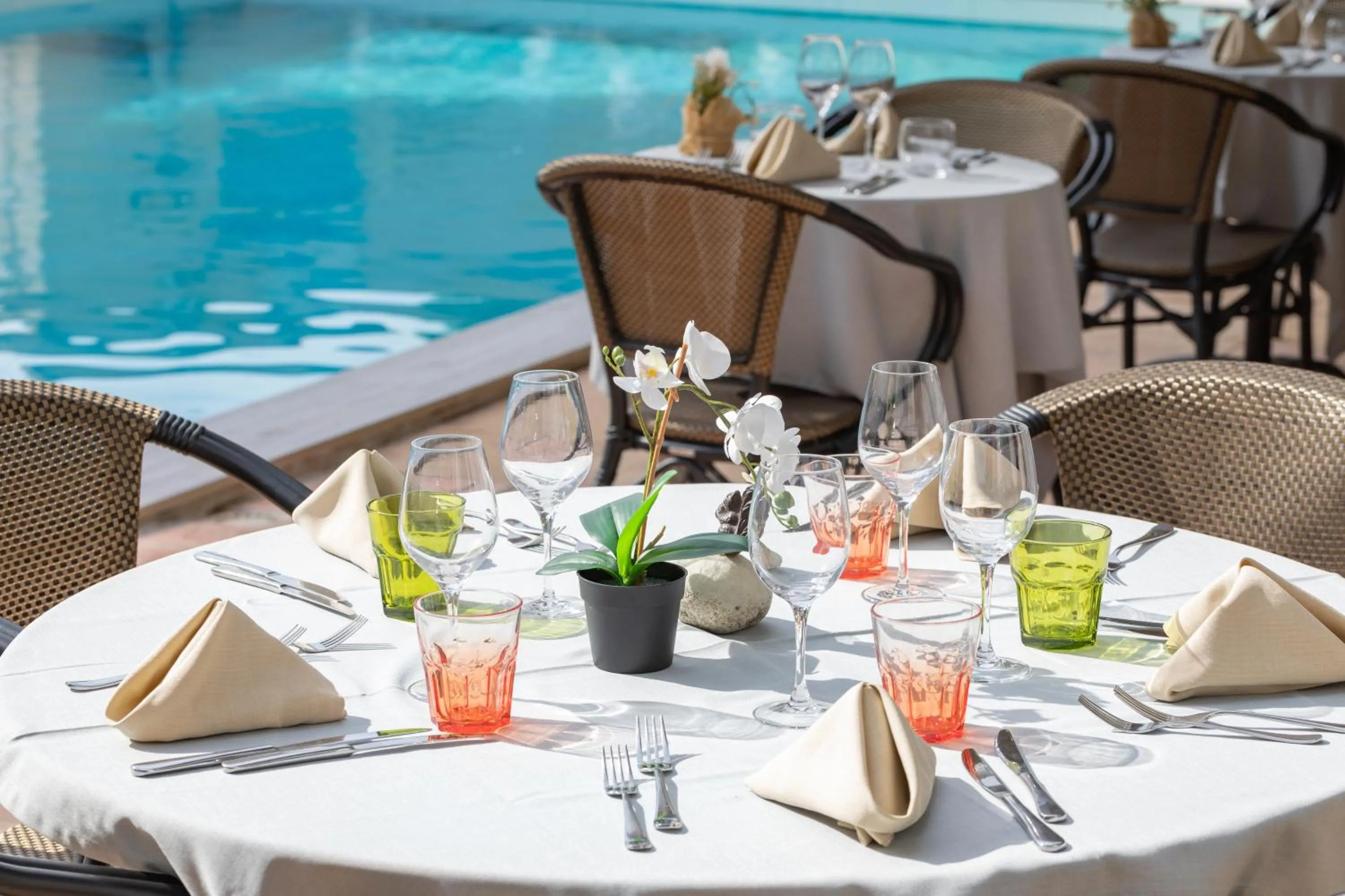 Restaurant/places to eat in Hôtel Le Mas des Ecureuils