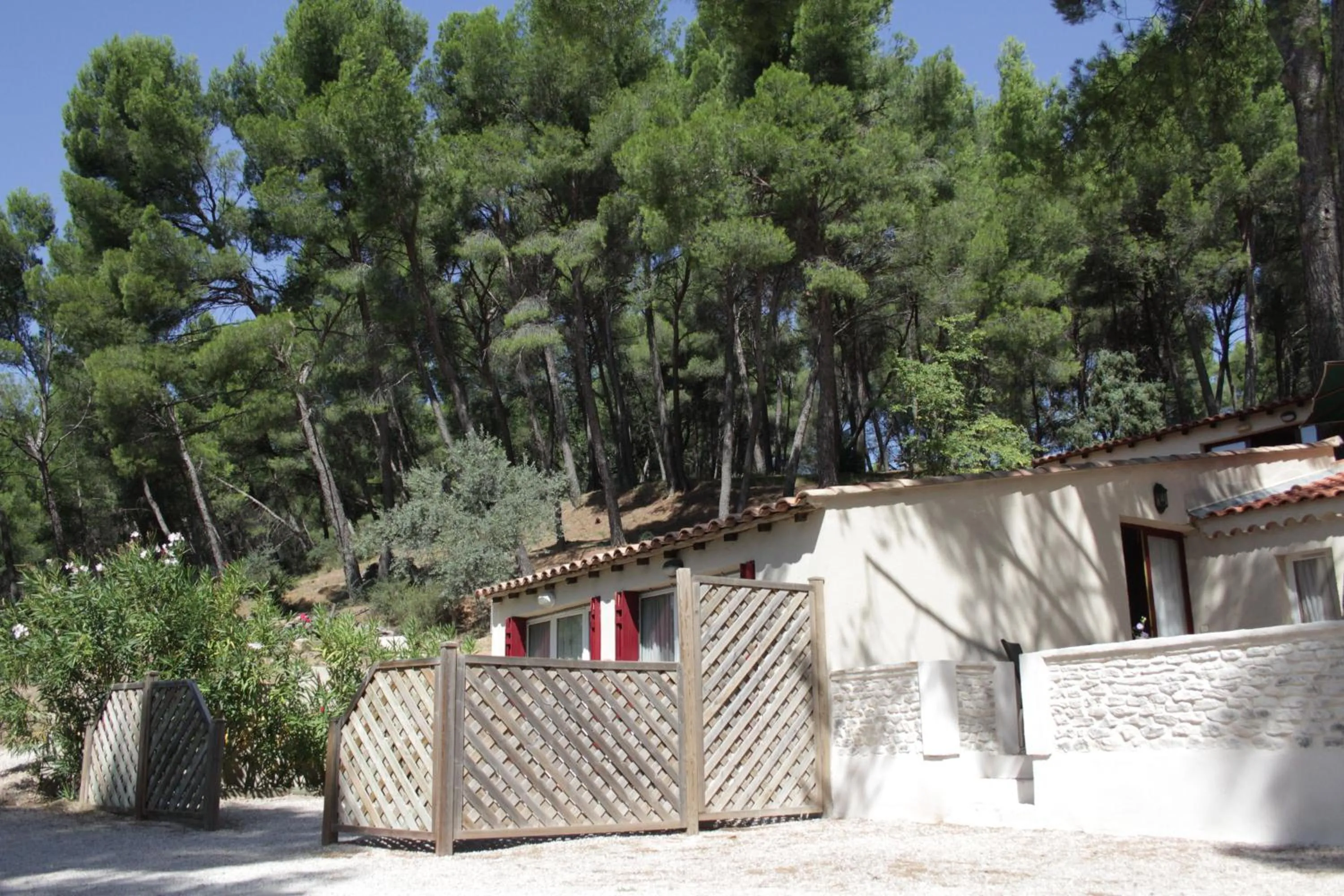 Natural landscape in Hôtel Le Mas des Ecureuils