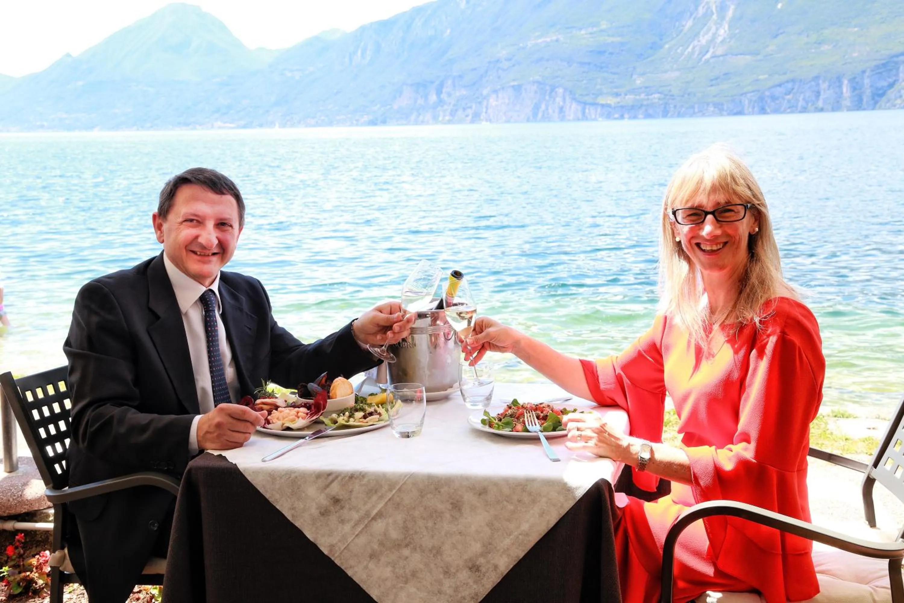 Family in Piccolo Hotel Direkt am See