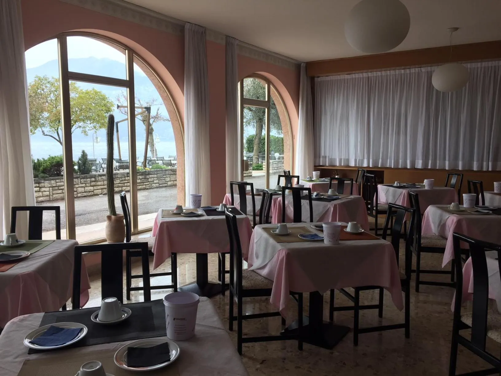 Restaurant/places to eat in Piccolo Hotel Direkt am See