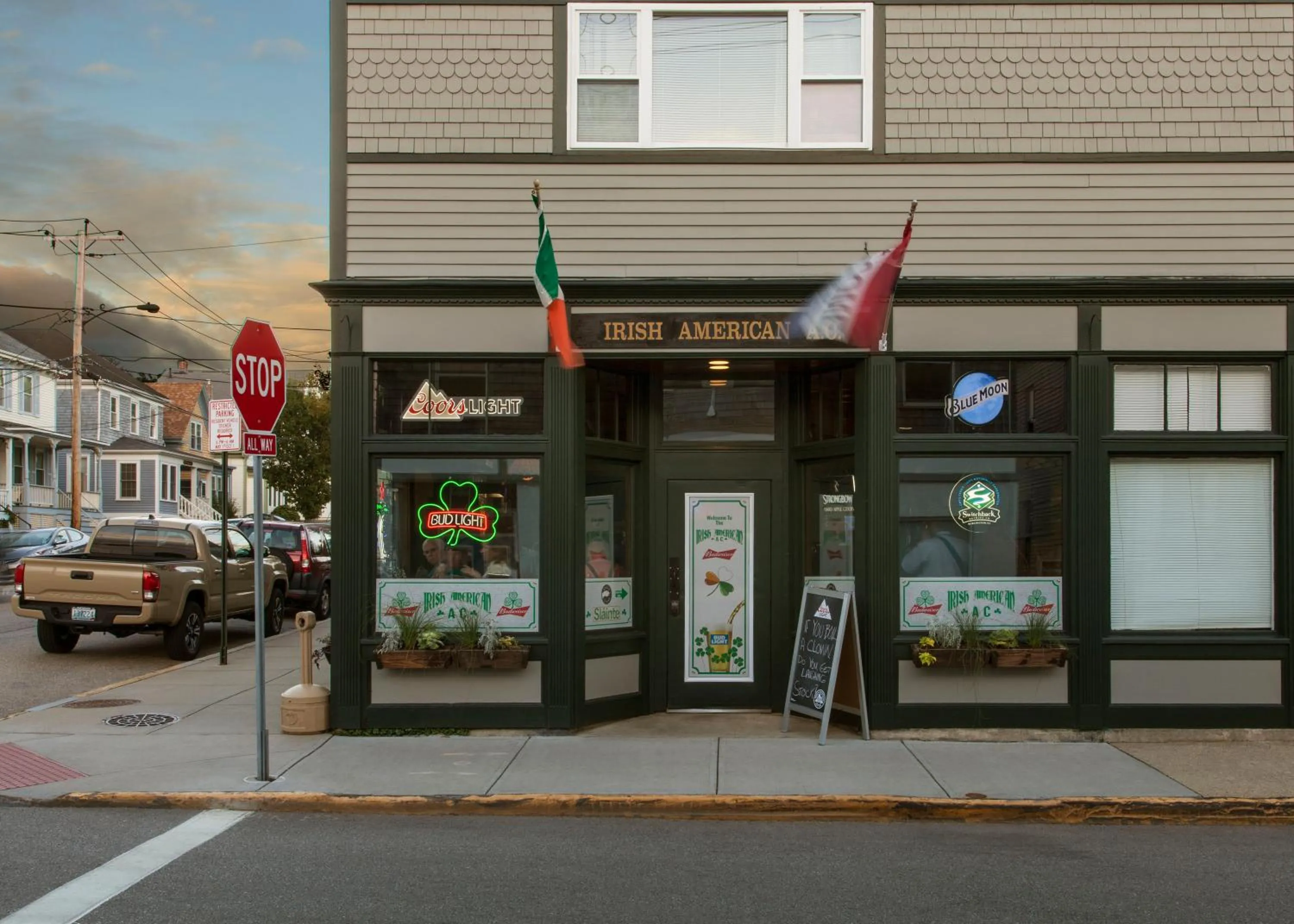 Facade/entrance in Irish American INN