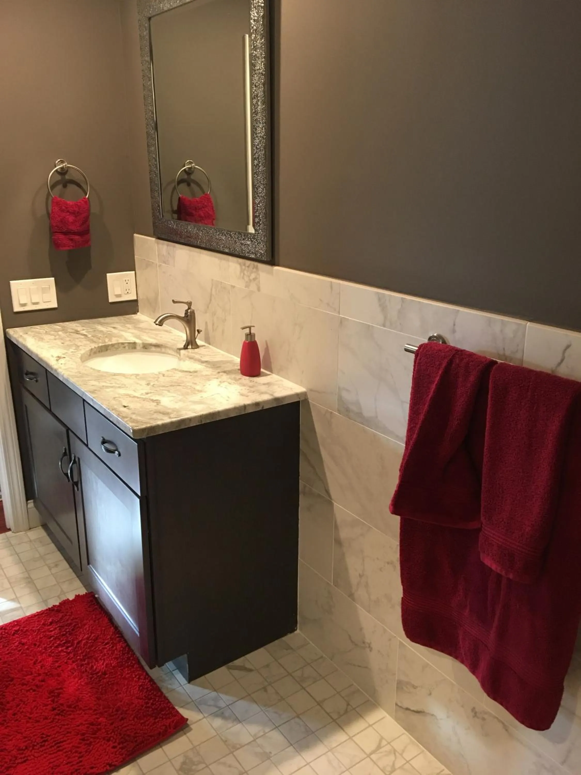 Bathroom in Irish American INN