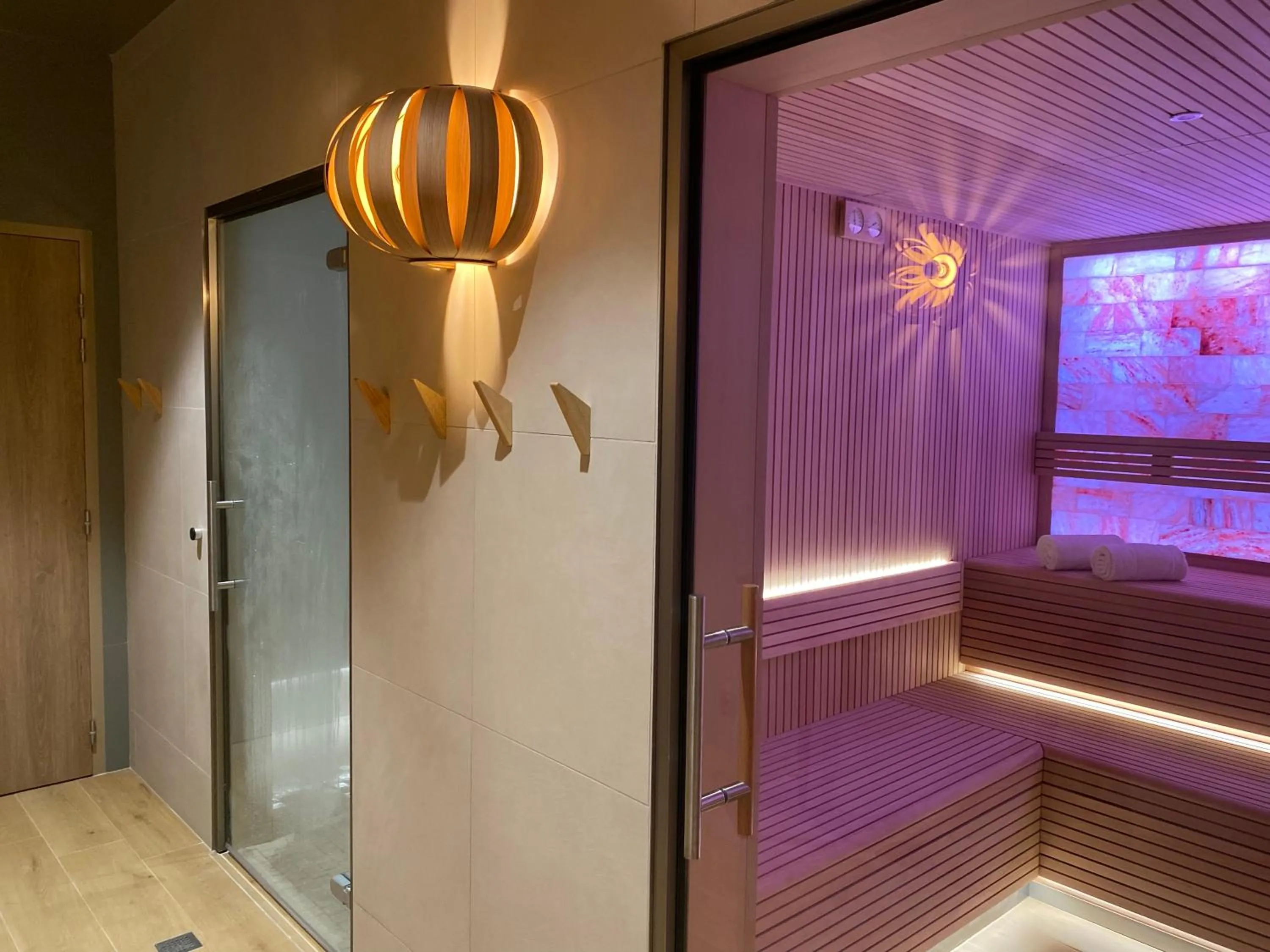 Sauna, Bed in Hôtel Aux Vieux Remparts, The Originals Relais