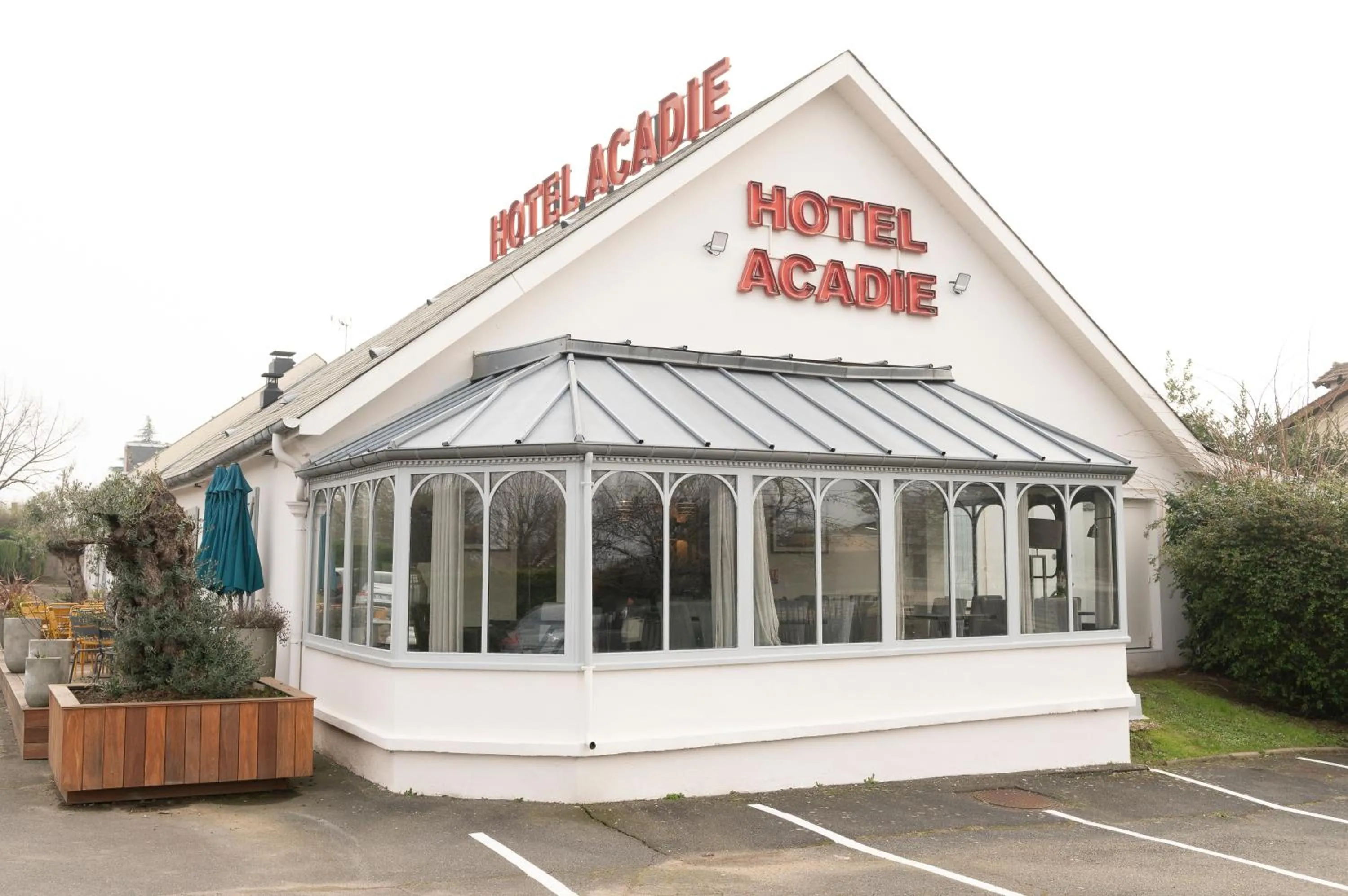 Facade/entrance in Hotel Acadie Orly Morangis