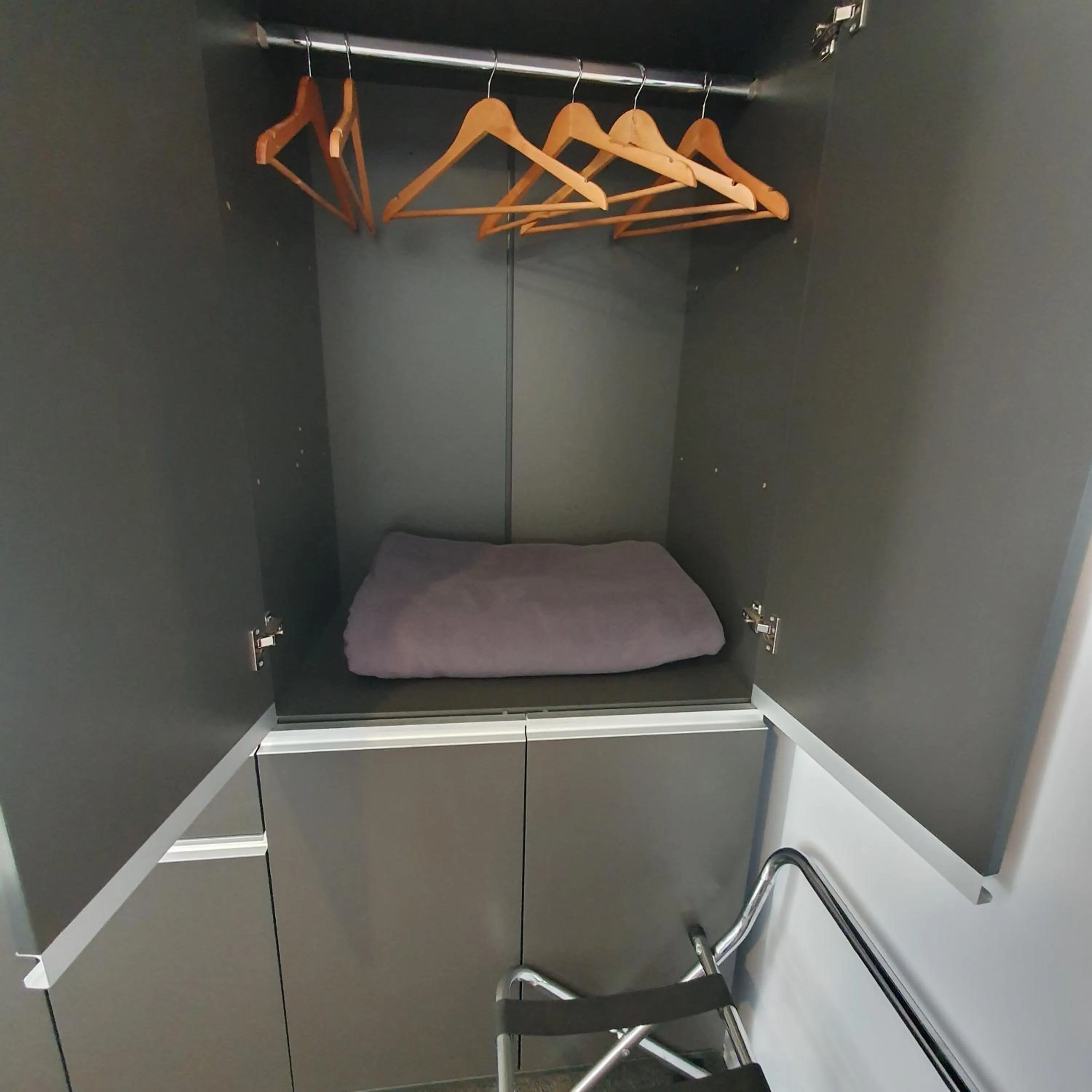 wardrobe in Moe Marie Sleep Peacefully