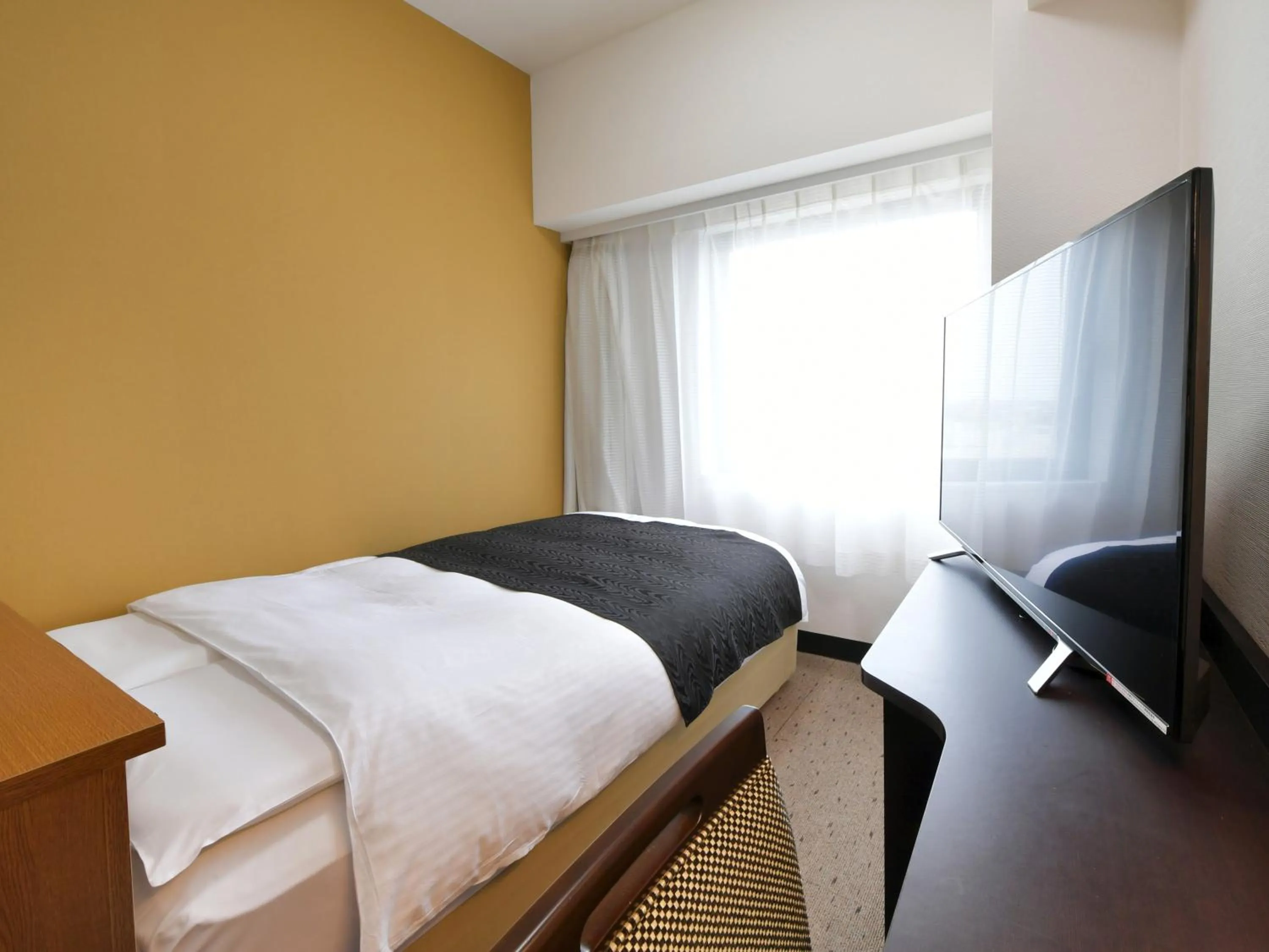 Photo of the whole room, Bed in APA Hotel Gifu Hashima Ekimae