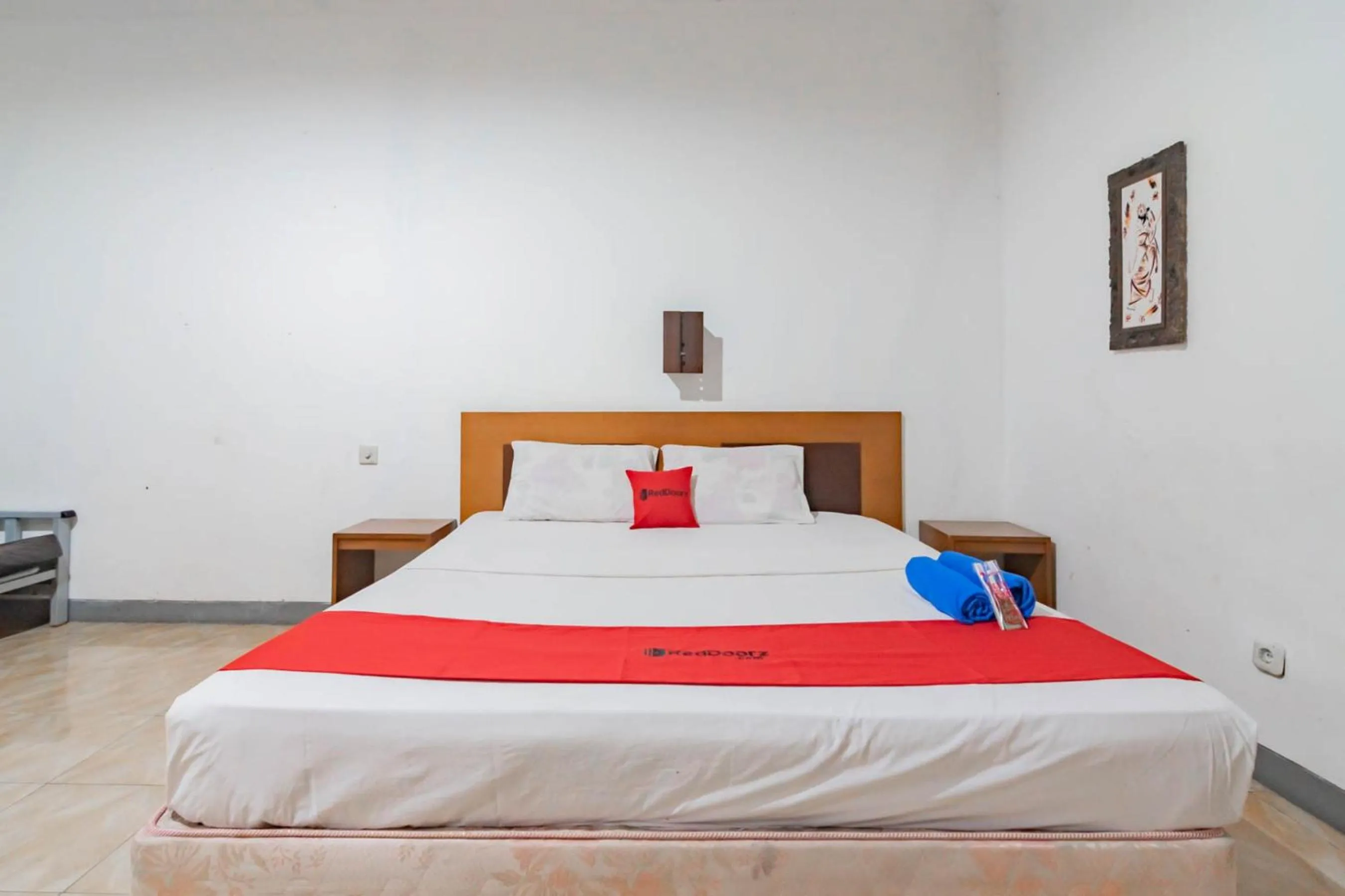 Deluxe Room in RedDoorz Plus At Hotel Sofia Pangandaran