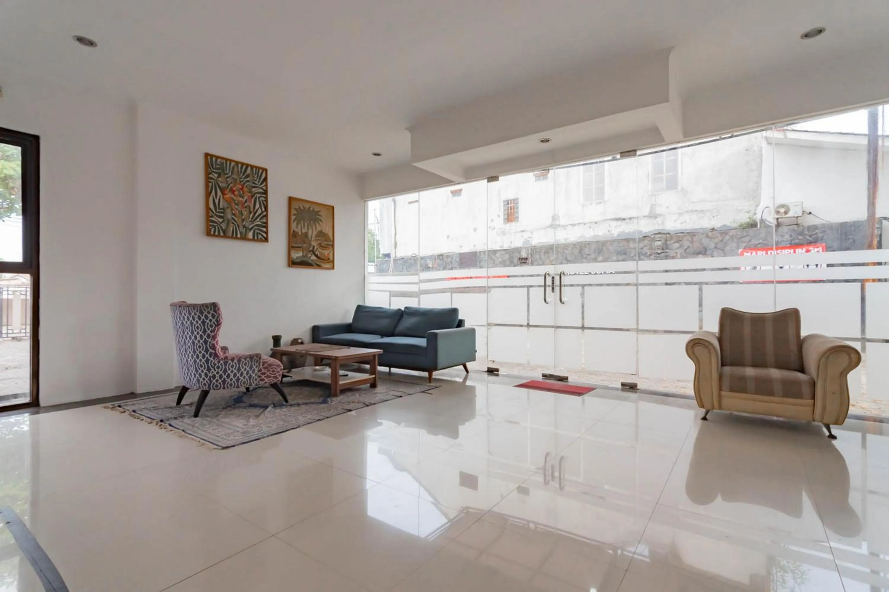 RedDoorz Plus At Hotel Sofia Pangandaran