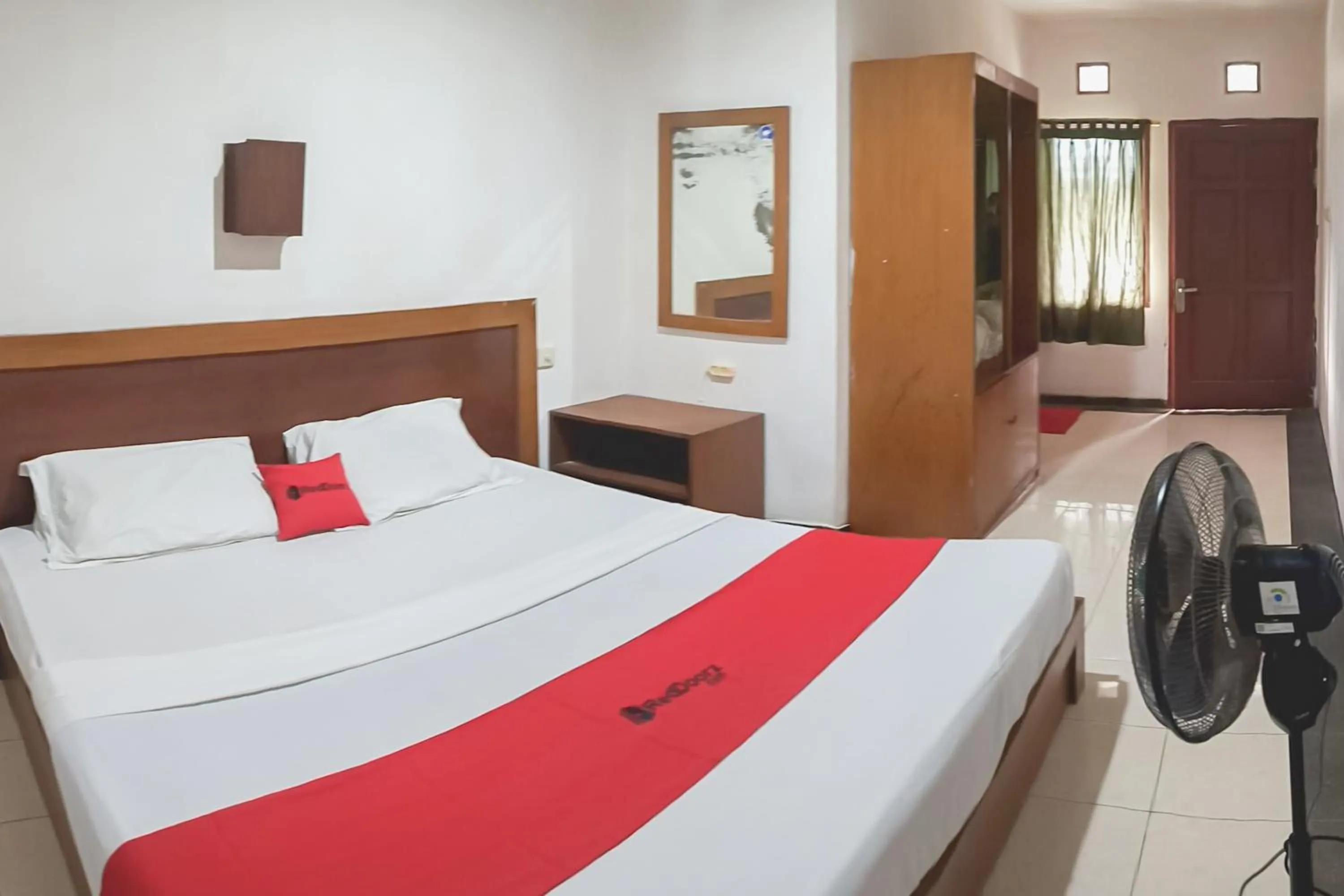 Standard Double Room with Fan in RedDoorz Plus At Hotel Sofia Pangandaran