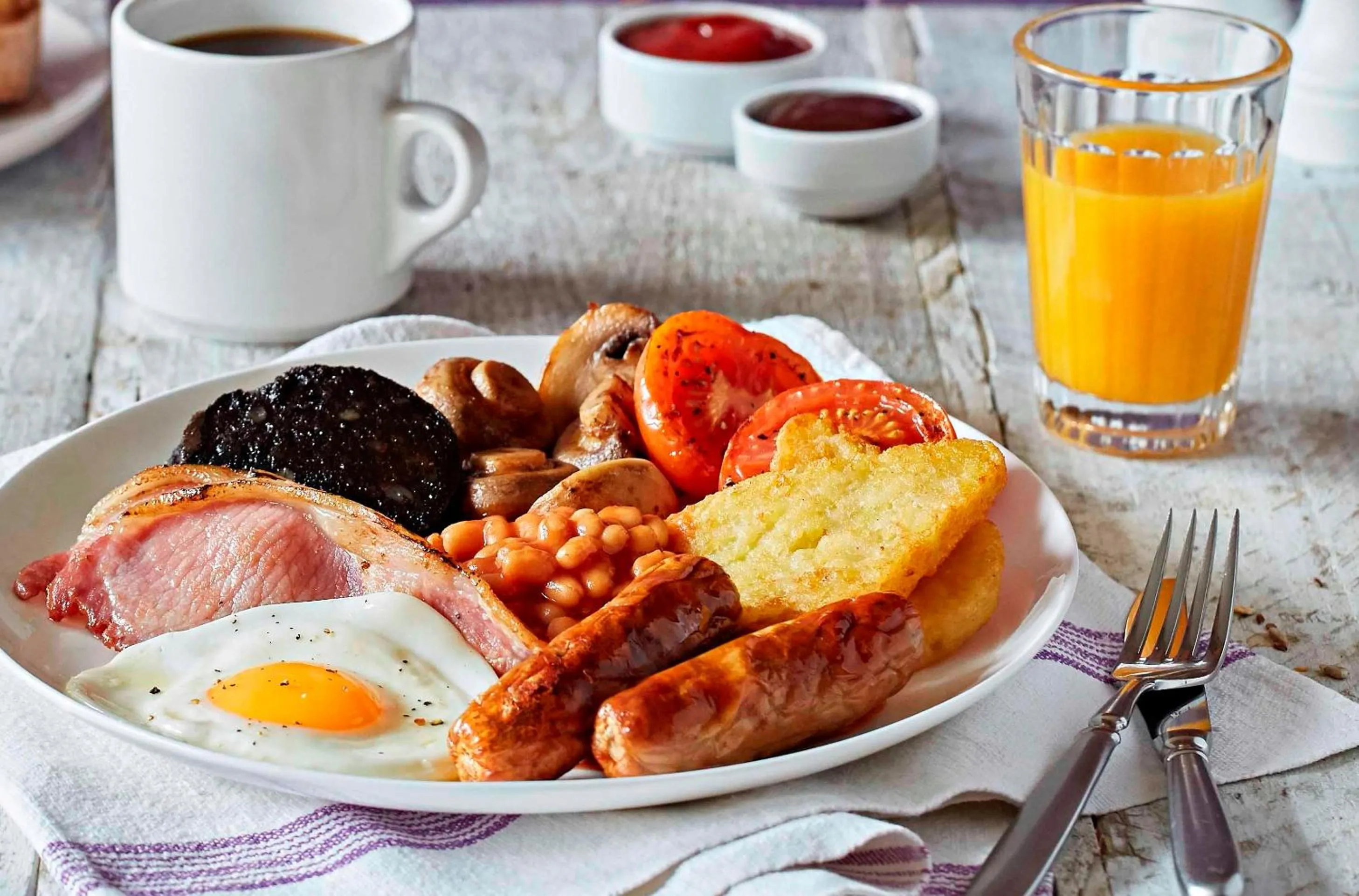 English/Irish breakfast in Premier Inn Dublin Airport
