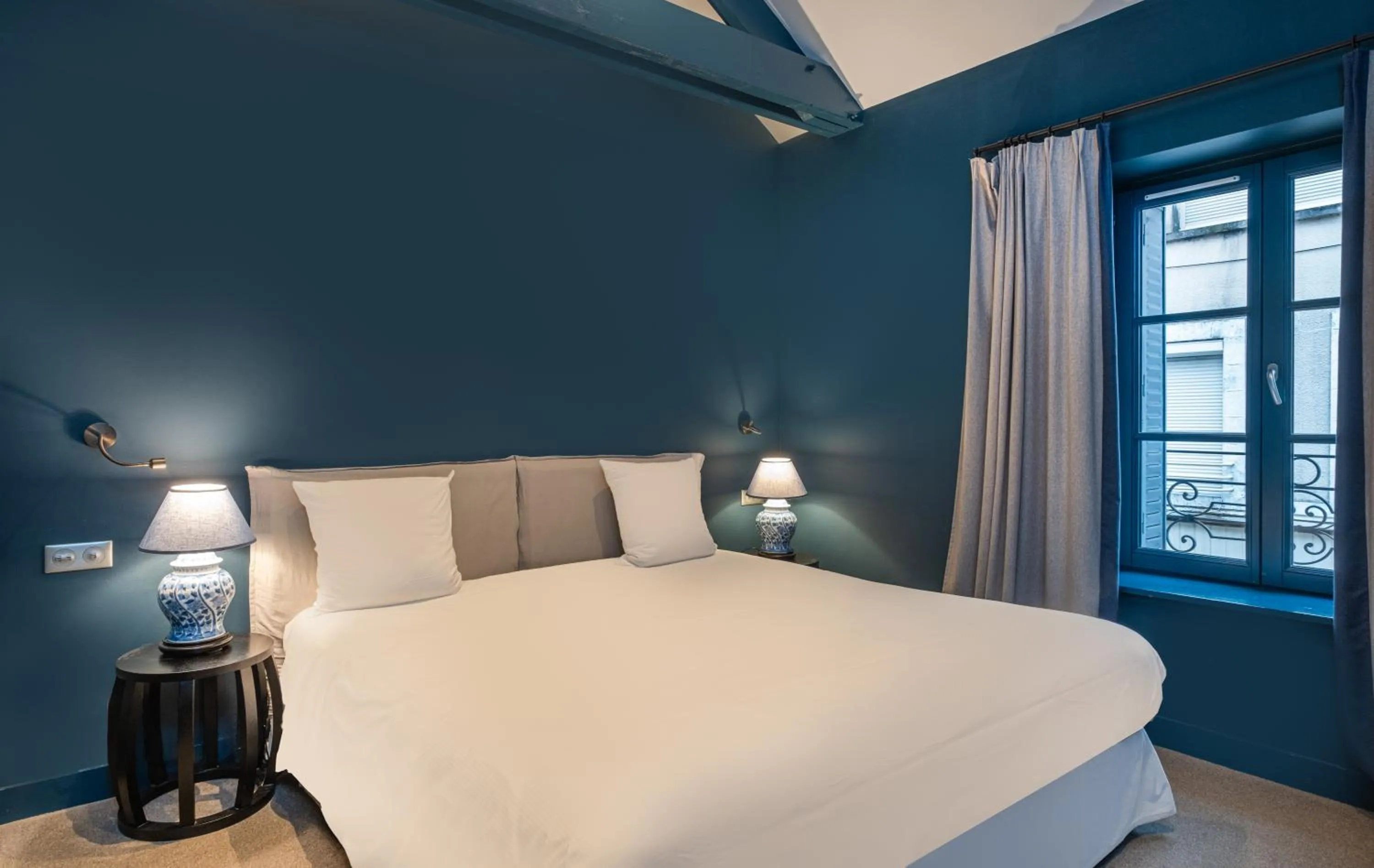 Bedroom, Bed in Hostellerie de l'Écu de Bretagne