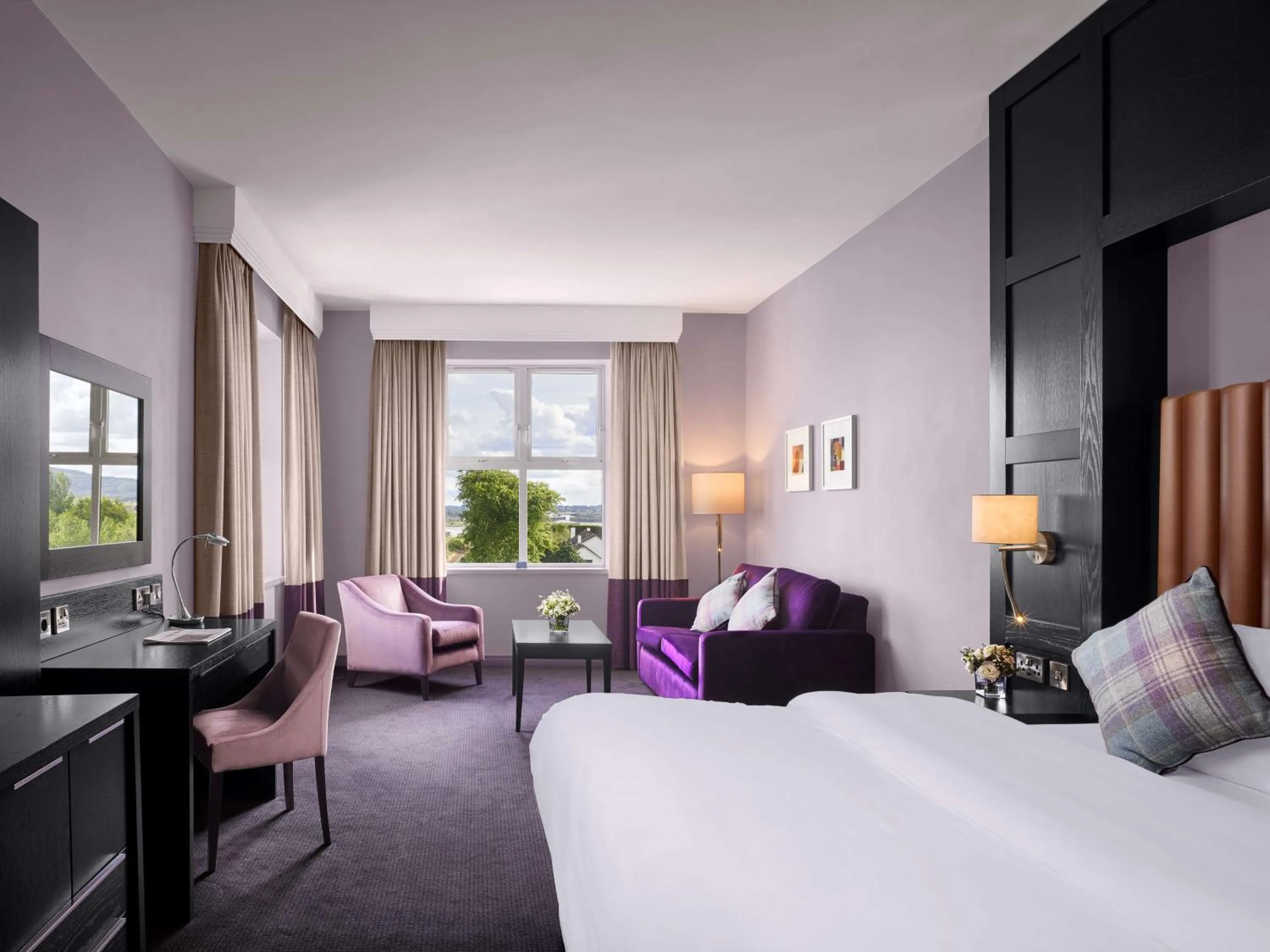 Photo of the whole room, Bed in Radisson BLU Hotel & Spa, Sligo