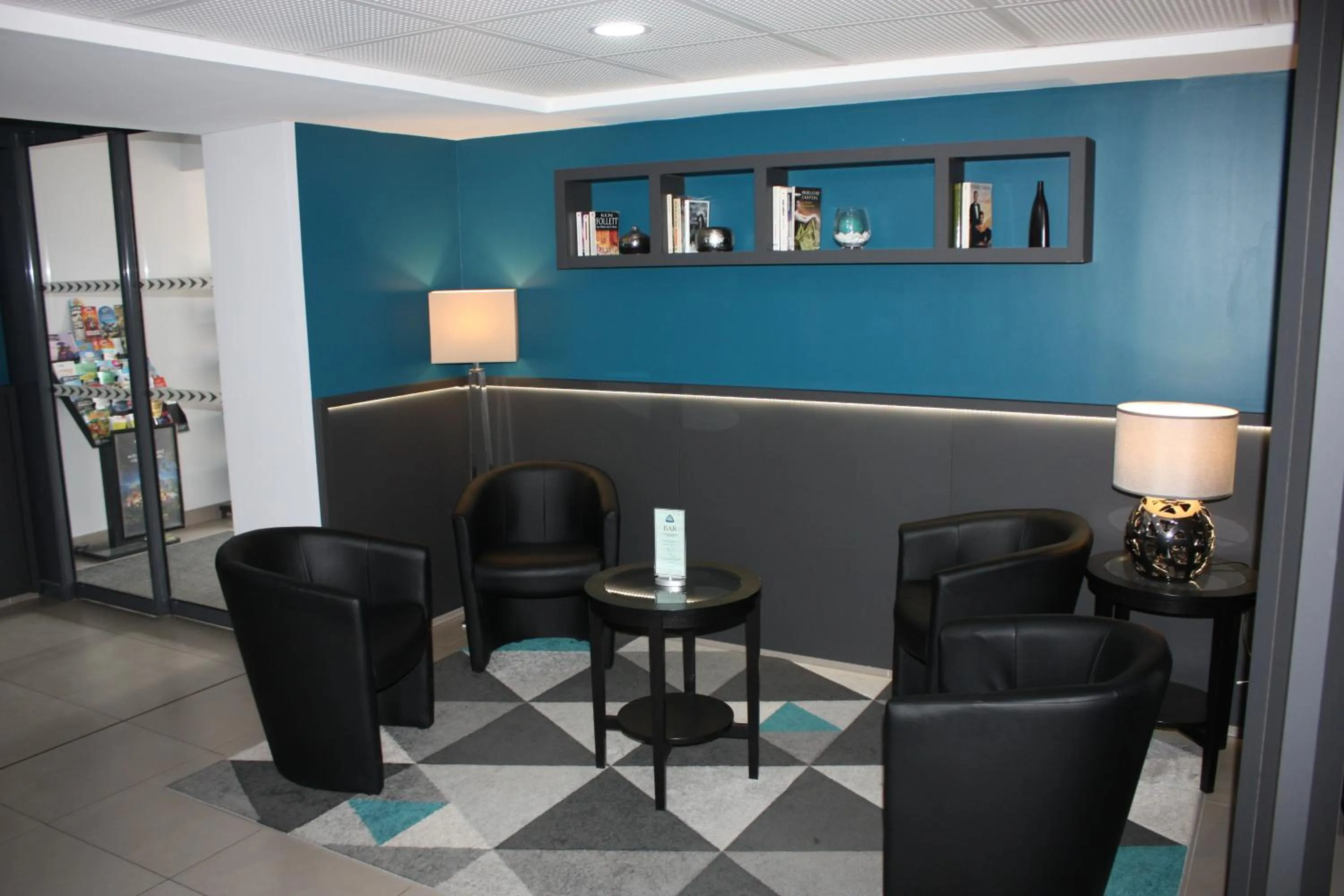 Living room in Hôtel AKENA Aéroport Charles de Gaulle - Saint Witz