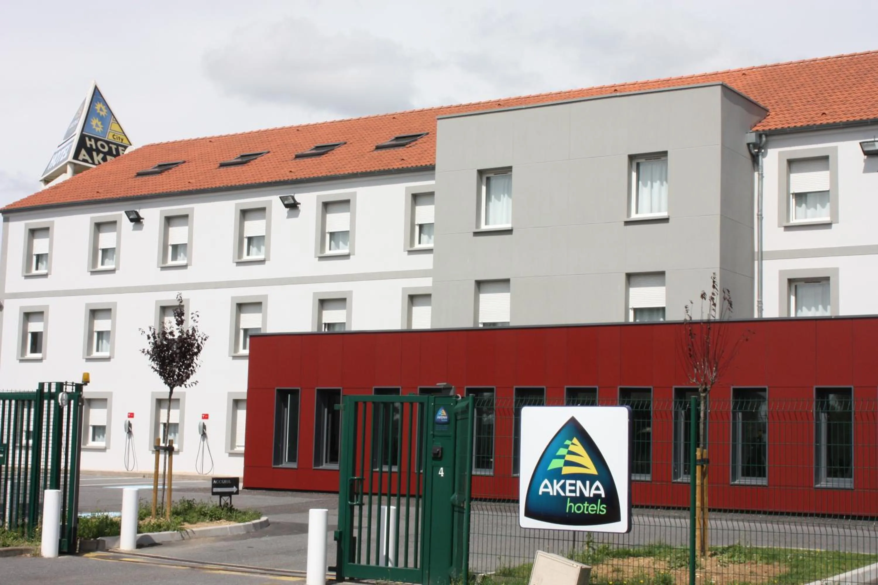 Property building in Hôtel AKENA Aéroport Charles de Gaulle - Saint Witz